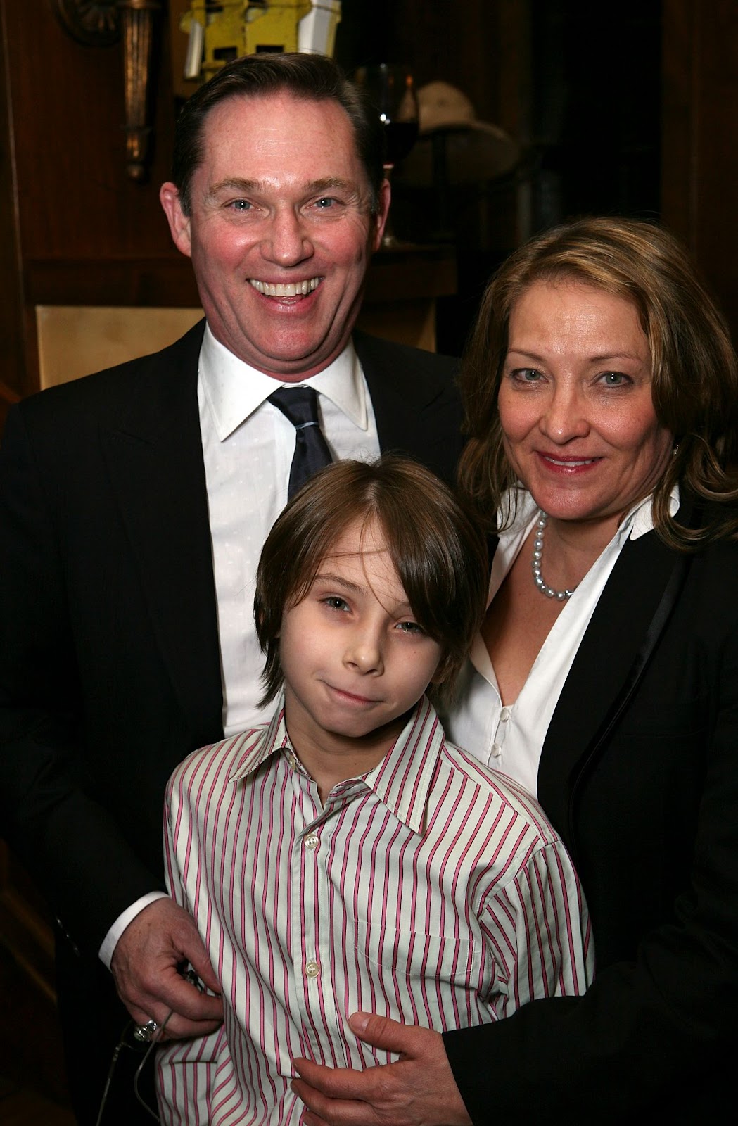 Richard et Montana Thomas avec Georgiana Bischoff lors de la soirée organisée pour la première représentation de « Twelve Angry Men » le 29 mars 2007 à Los Angeles, en Californie. | Source : Getty Images