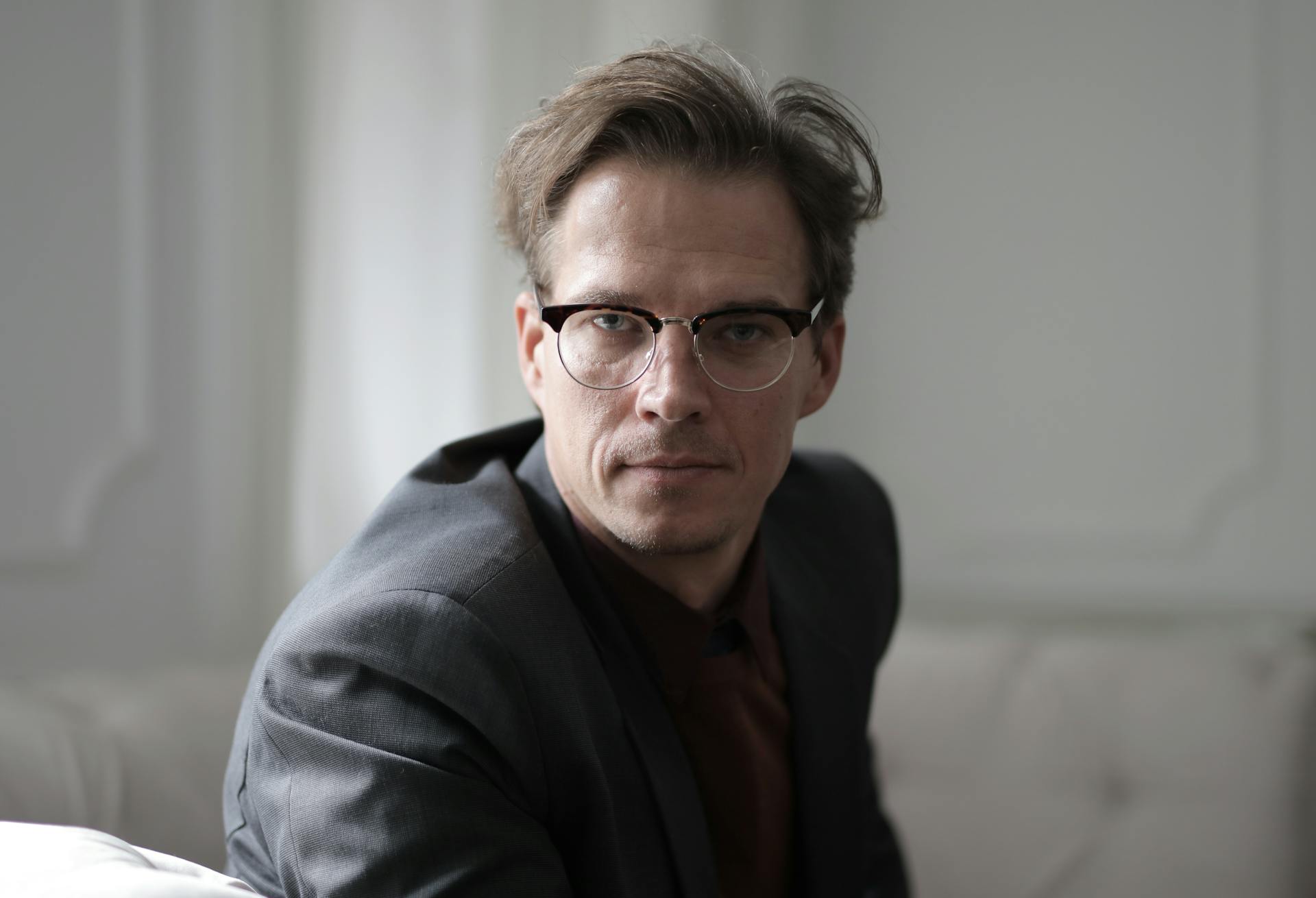 Un homme à lunettes | Source : Pexels