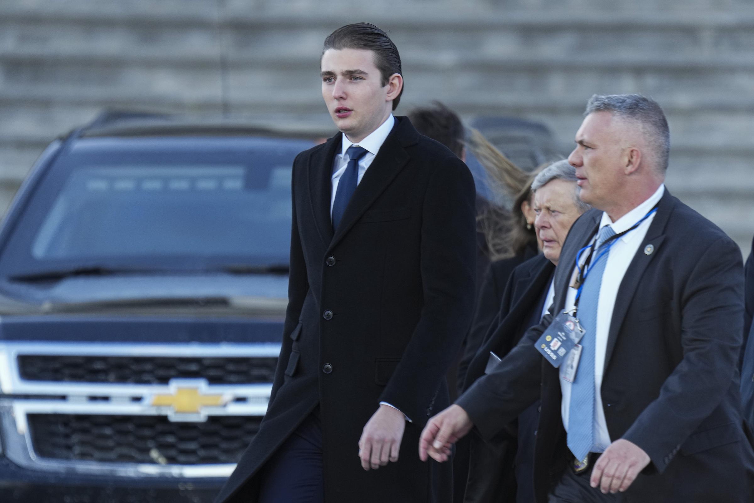 Barron Trump quitte le Capitole après l'investiture du président américain Donald Trump à Washington, le 20 janvier 2025. | Source : Getty Images