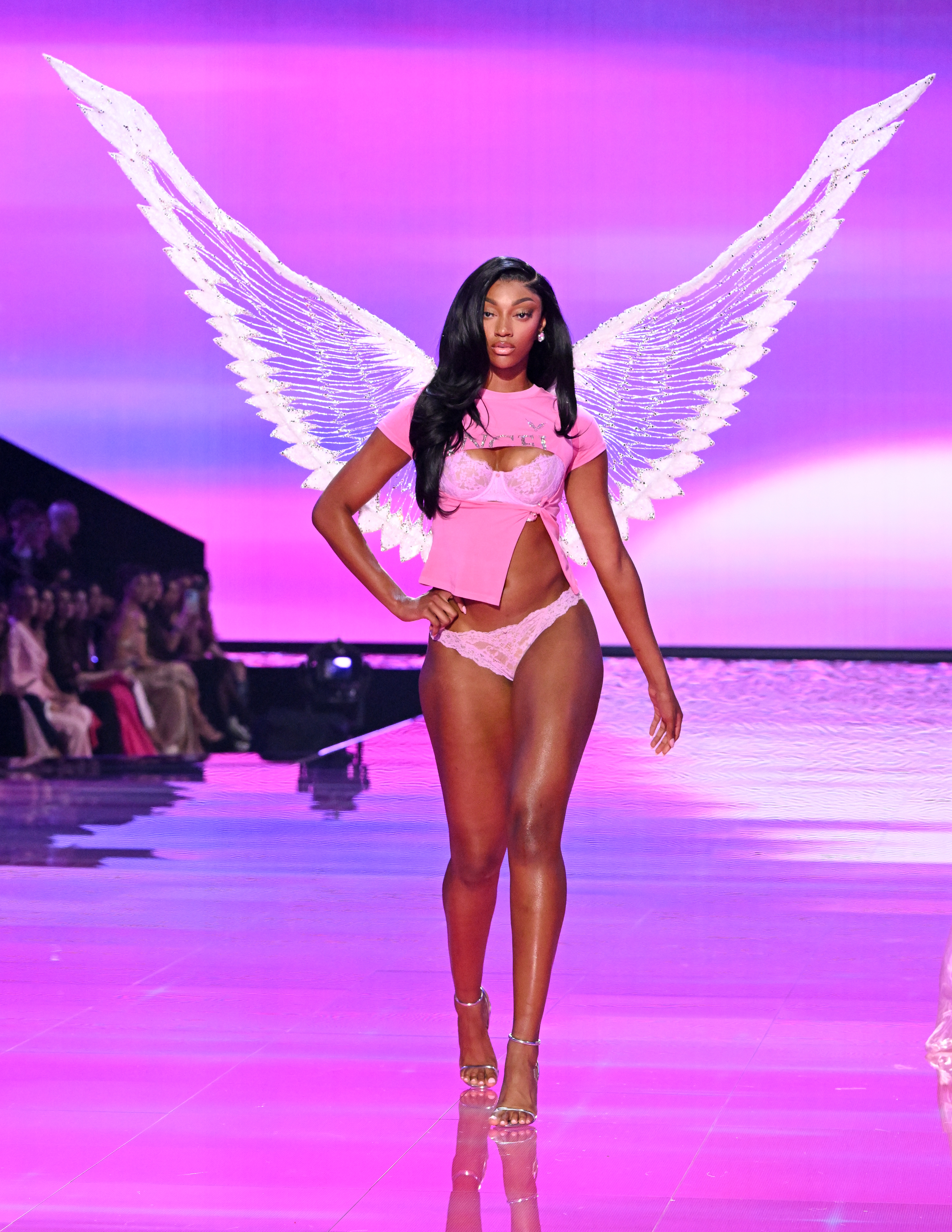 Angel Reese au défilé de mode de Victoria's Secret qui s'est tenu au Steiner Studios le 15 octobre 2025 à New York | Source : Getty Images