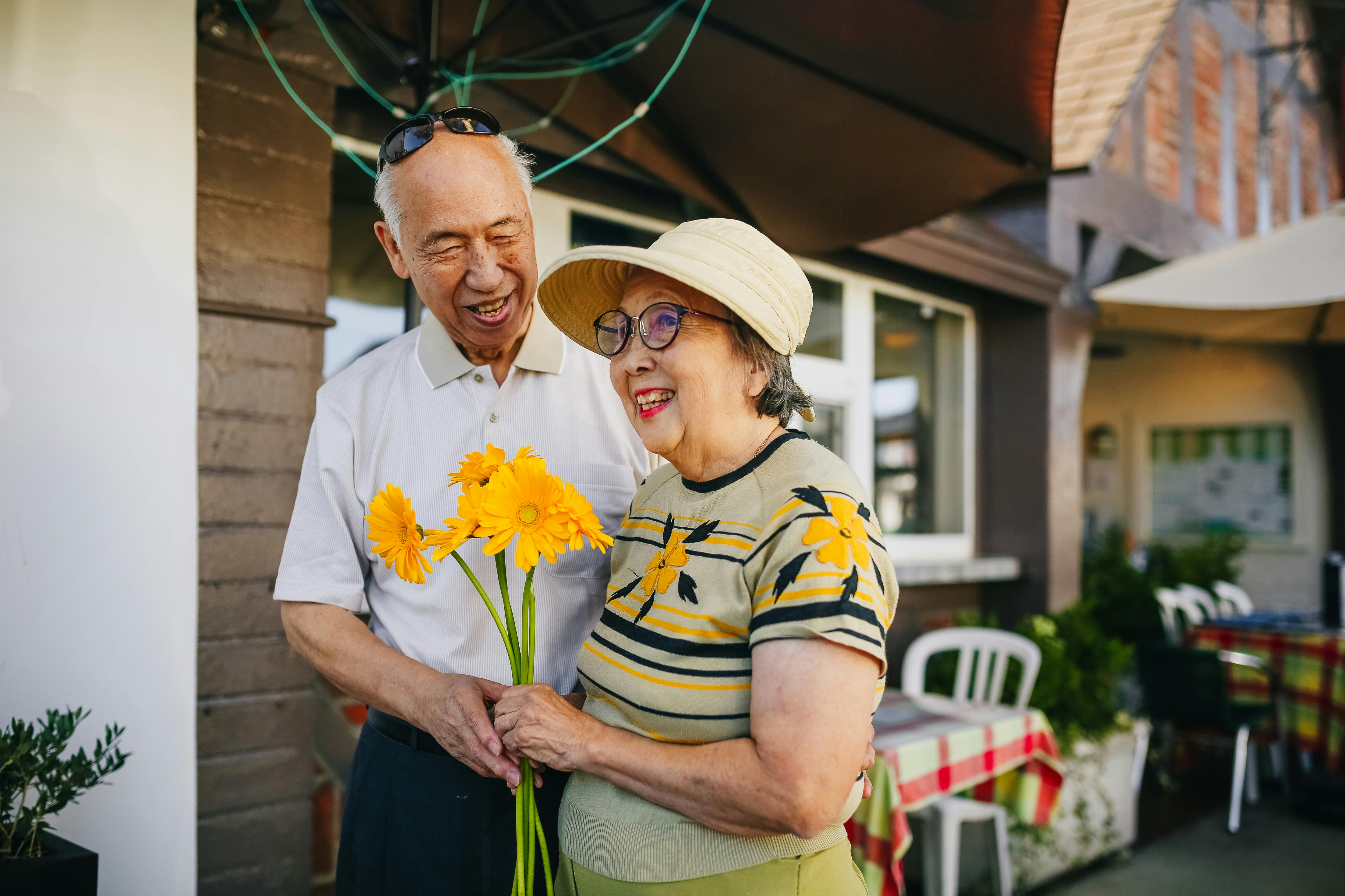 Couple de personnes âgées heureuses | Source : Pexels