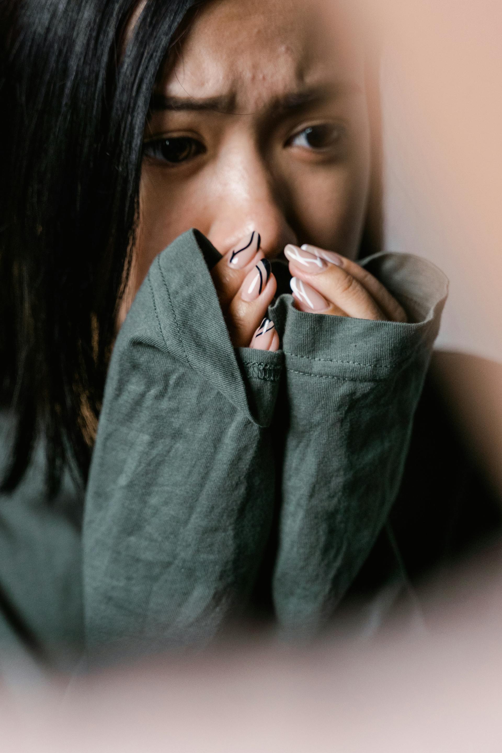 Une femme inquiète | Source : Pexels