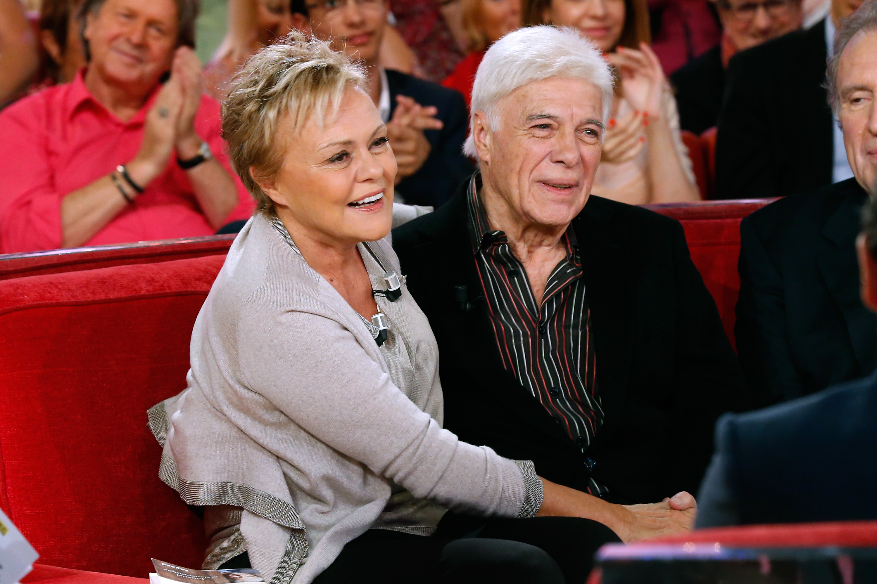 L'humoriste Muriel Robin et l'acteur Guy Bedos assistent à l'émission “Vivement Dimanche” au Pavillon Gabriel le 23 septembre 2015 à Paris, France I Source : Getty Images