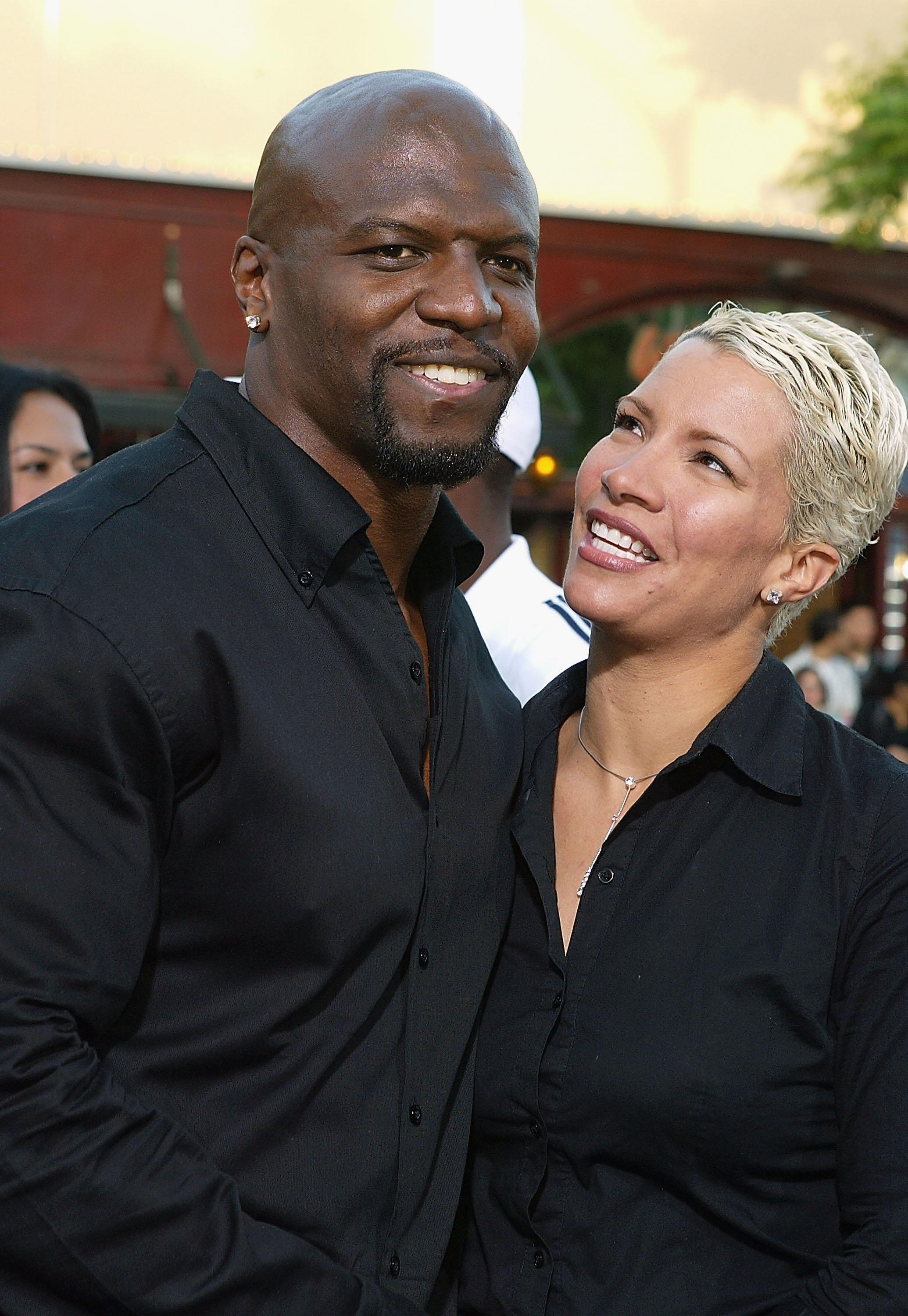 Terry Crews et Rebecca King assistent à la première mondiale du film « Soul Plane » de MGM Pictures, le 17 mai 2004 | Source : Getty Images