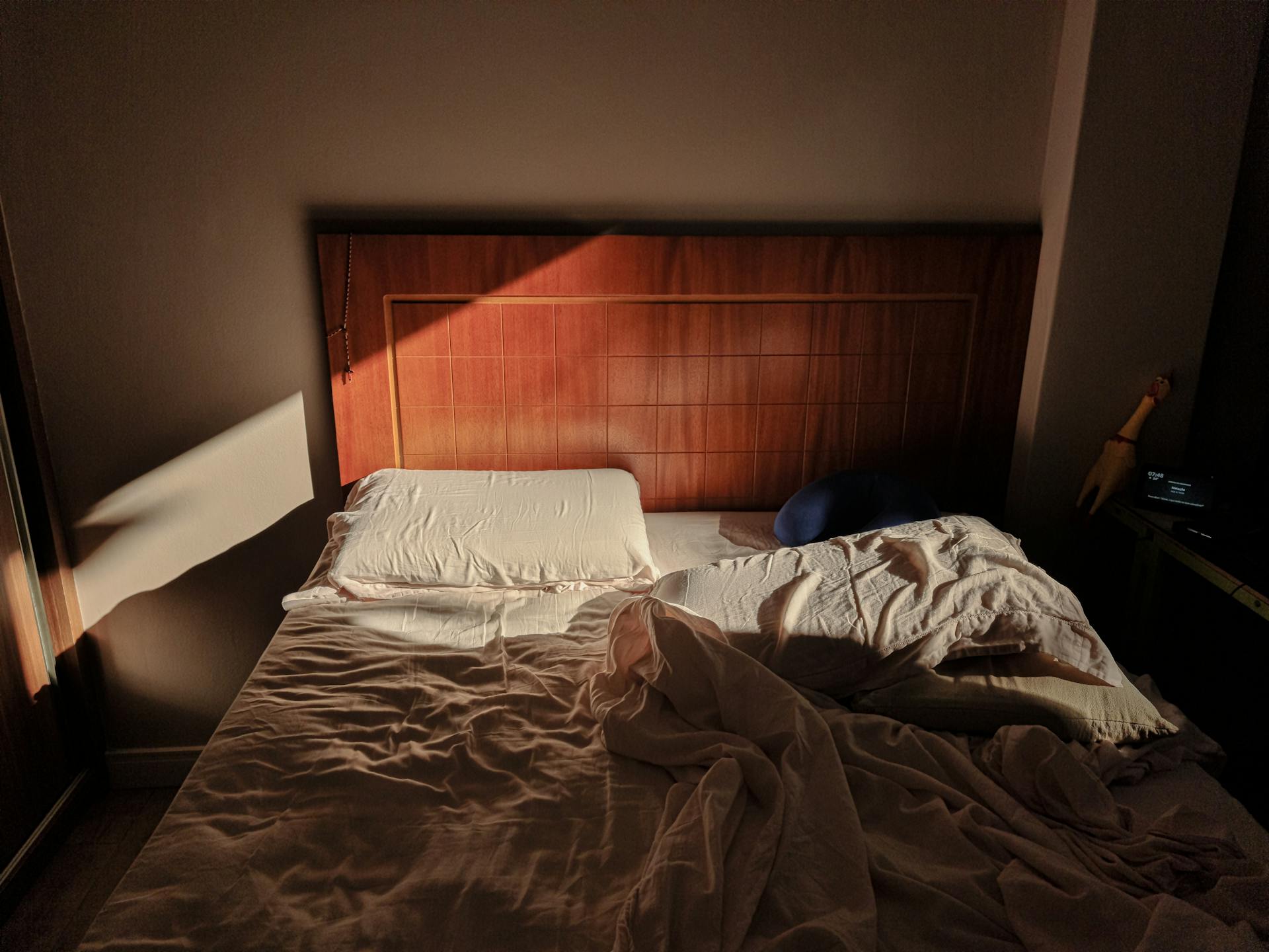 Un lit en désordre | Source : Pexels