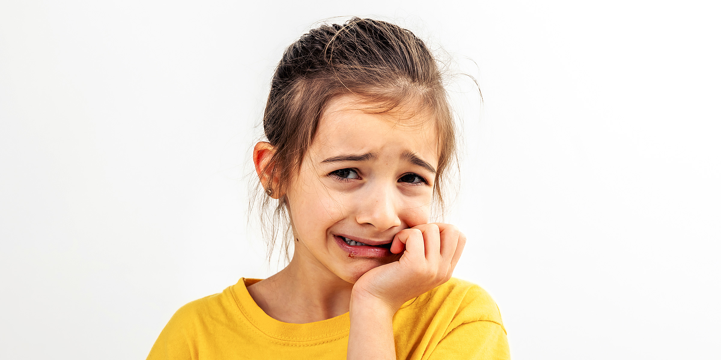 Une fille qui pleure | Source : Freepik