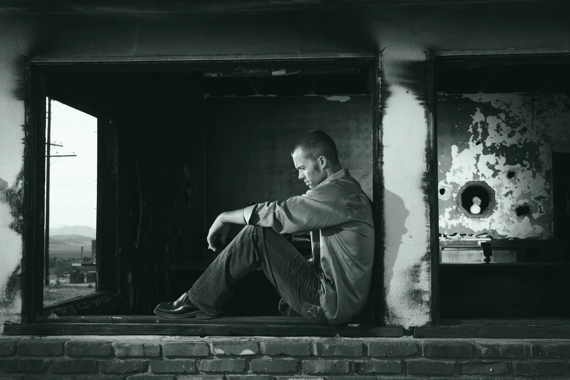 Un homme triste qui réfléchit | Source : Pexels