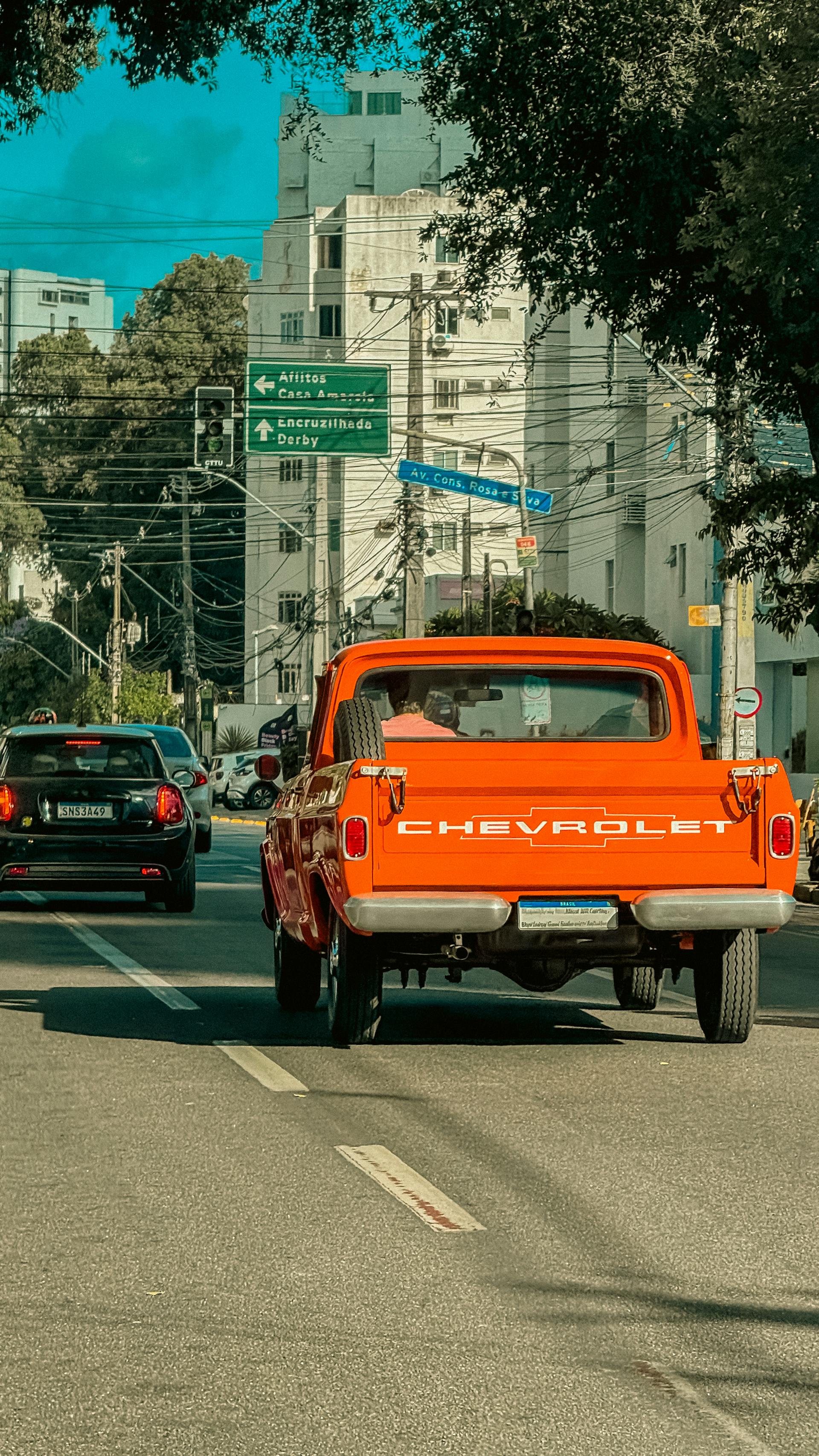 Un camion Chevrolet d'époque sur la route | Source : Pexels