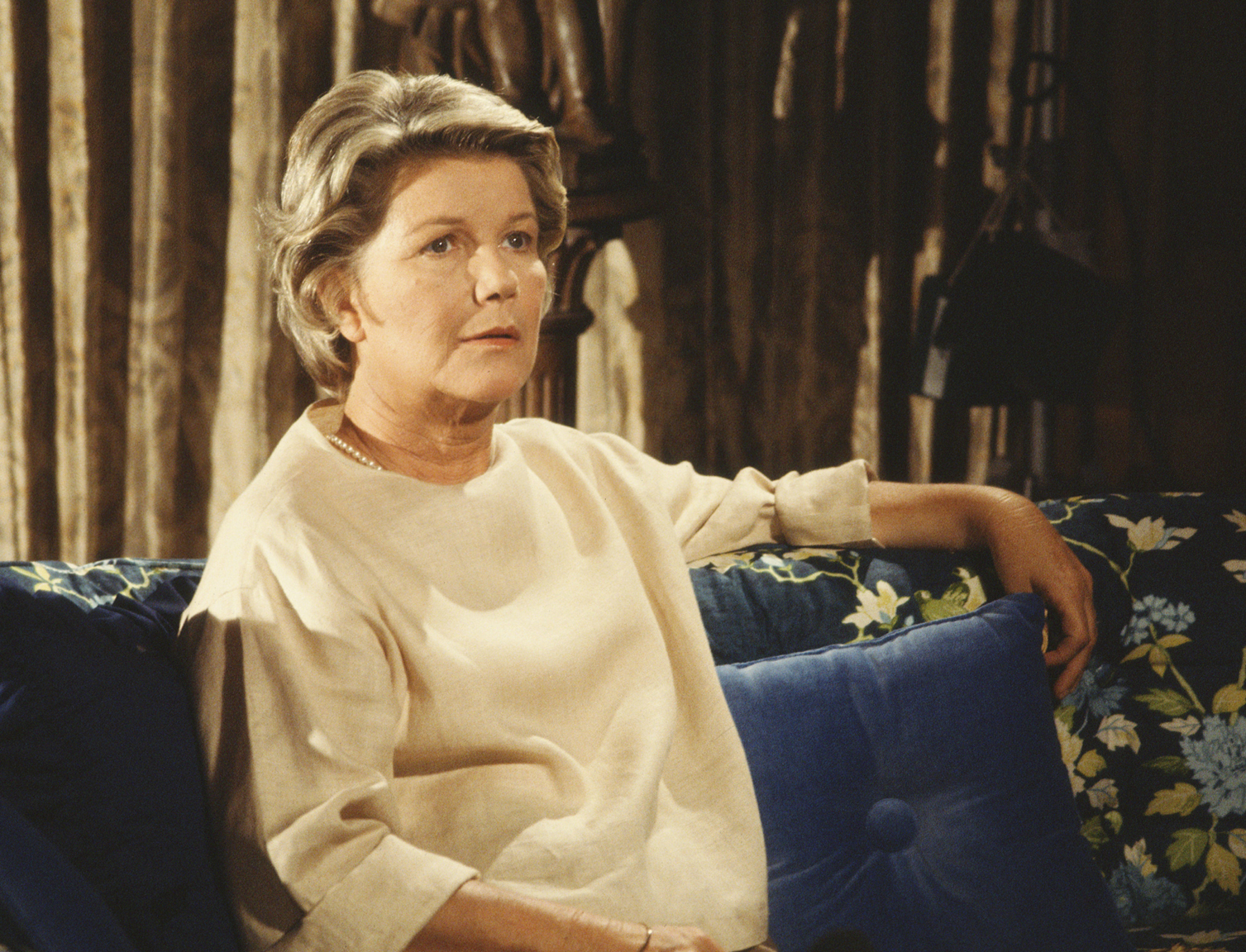 Barbara Bel Geddes en train de filmer « Dallas » en 1979. | Source : Getty Images