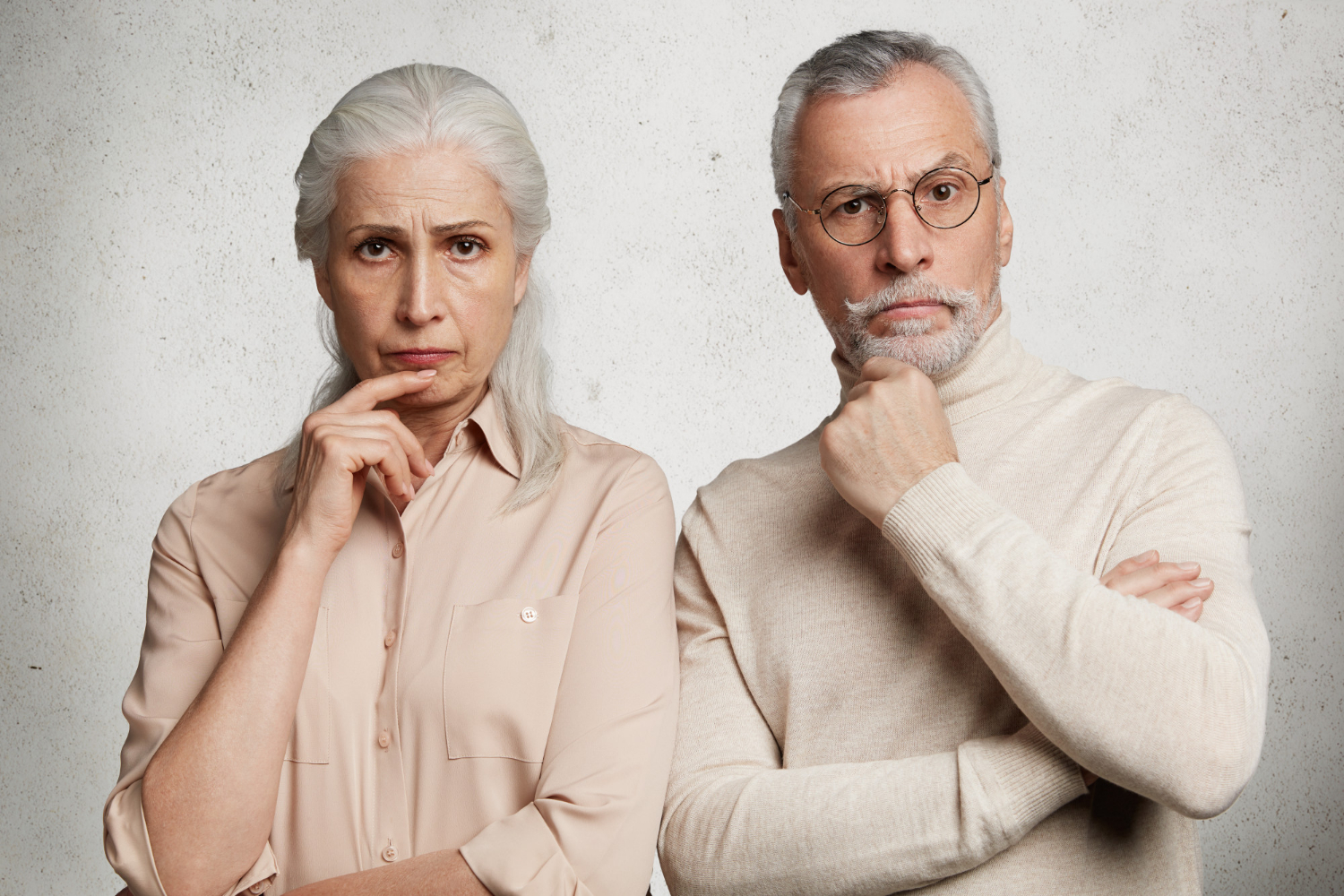 Un couple âgé en colère | Source : Freepik
