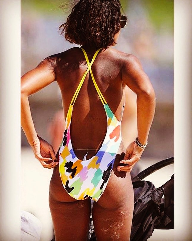Kelly Rowland en maillot de bain, dans un post daté du 1er avril 2017 | Source : Instagram/kellyrowland