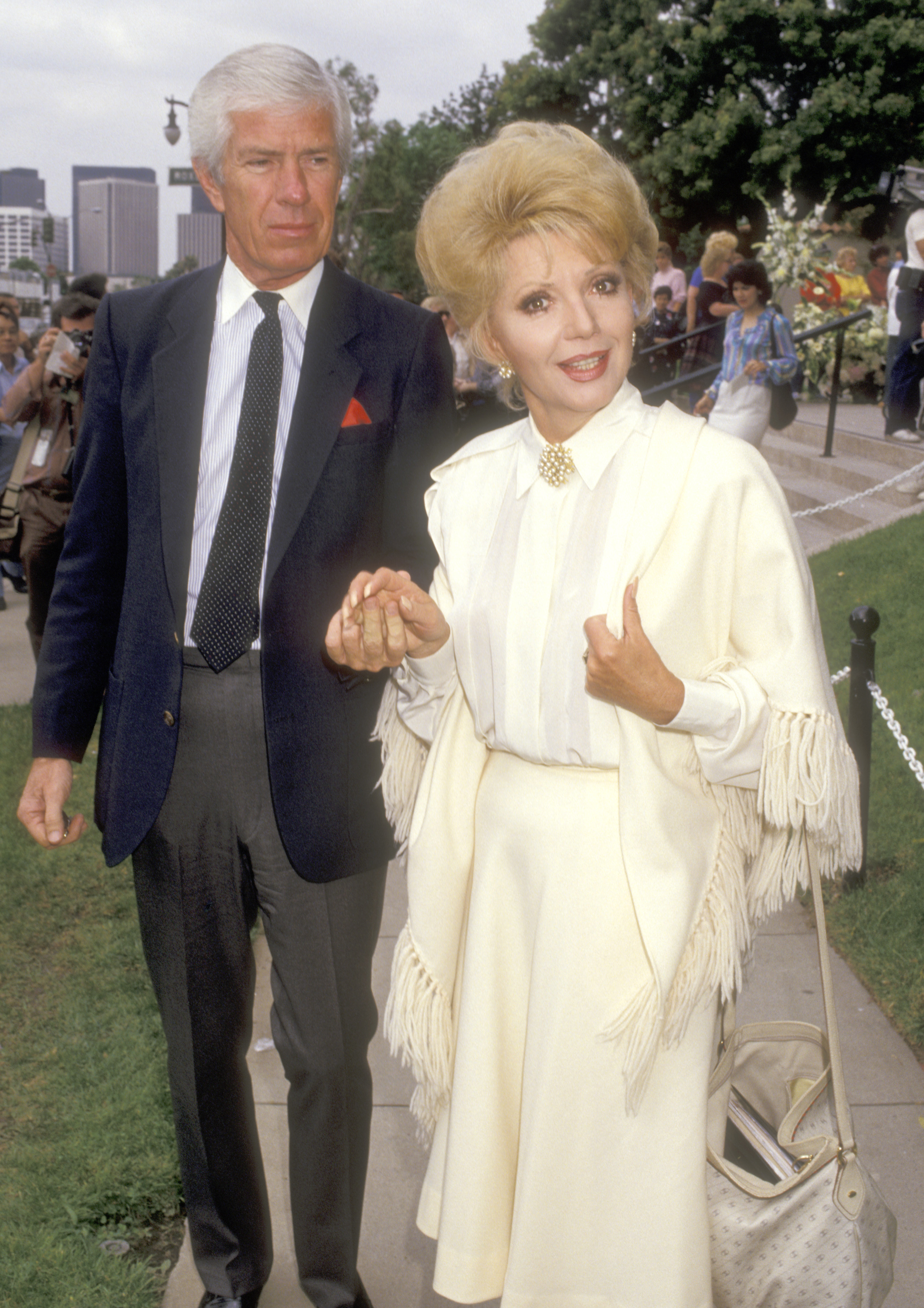 La talentueuse actrice avec son mari Webster Lowe le 18 mai 1987 | Source : Getty Images