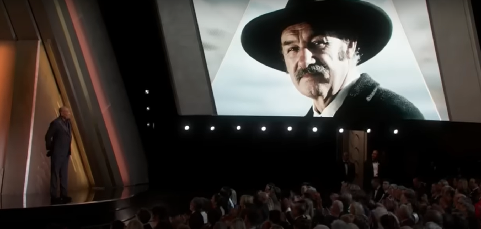 Morgan Freeman alors qu'il rend hommage à Gene Hackman le 2 mars 2025. | Source : Youtube/ABC7