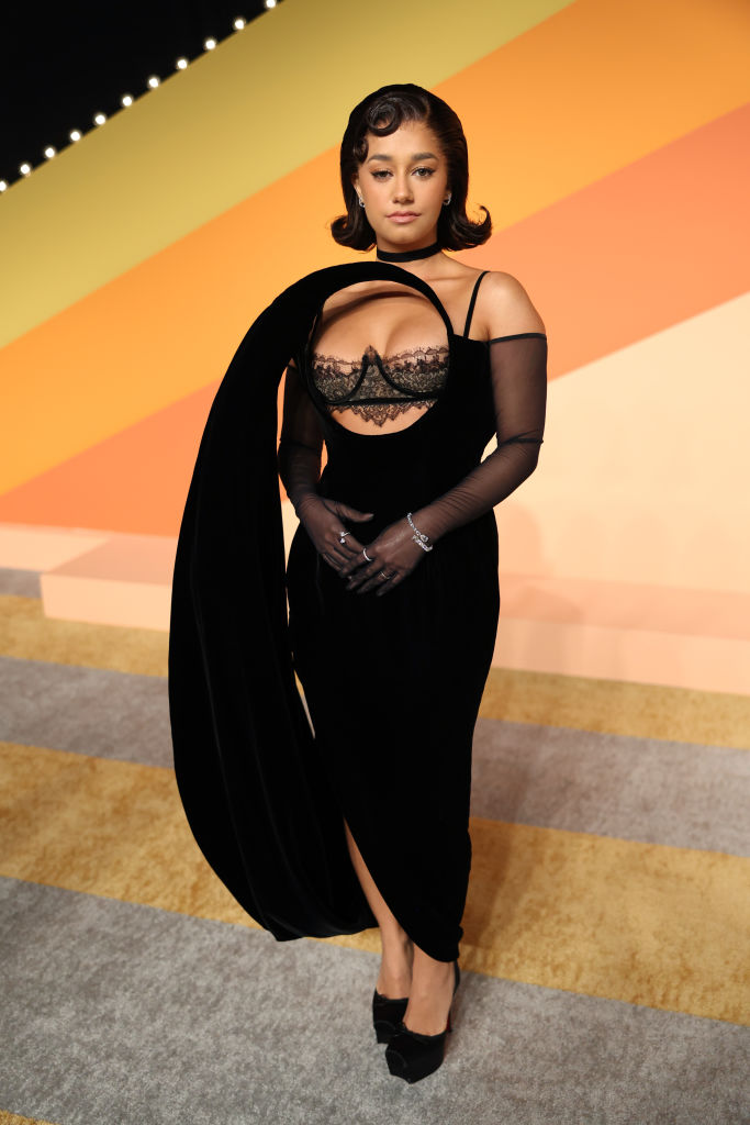 Léna Mahfouf assiste à la soirée Vanity Fair Oscar Party 2025 organisée par Radhika Jones au Wallis Annenberg Center for the Performing Arts le 2 mars 2025 à Beverly Hills, en Californie I Source : Getty Images