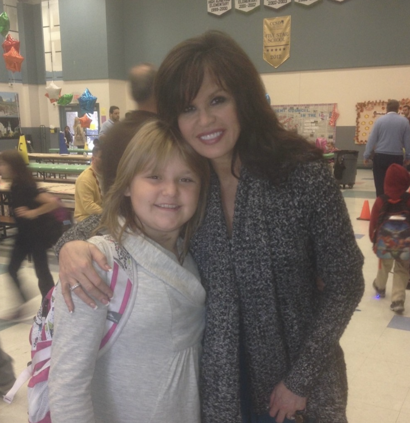 Marie Osmond avec sa fille, Abigail Michelle Blosil, dans une publication datée du 5 septembre 2023. | Source : Instagram/marieosmond