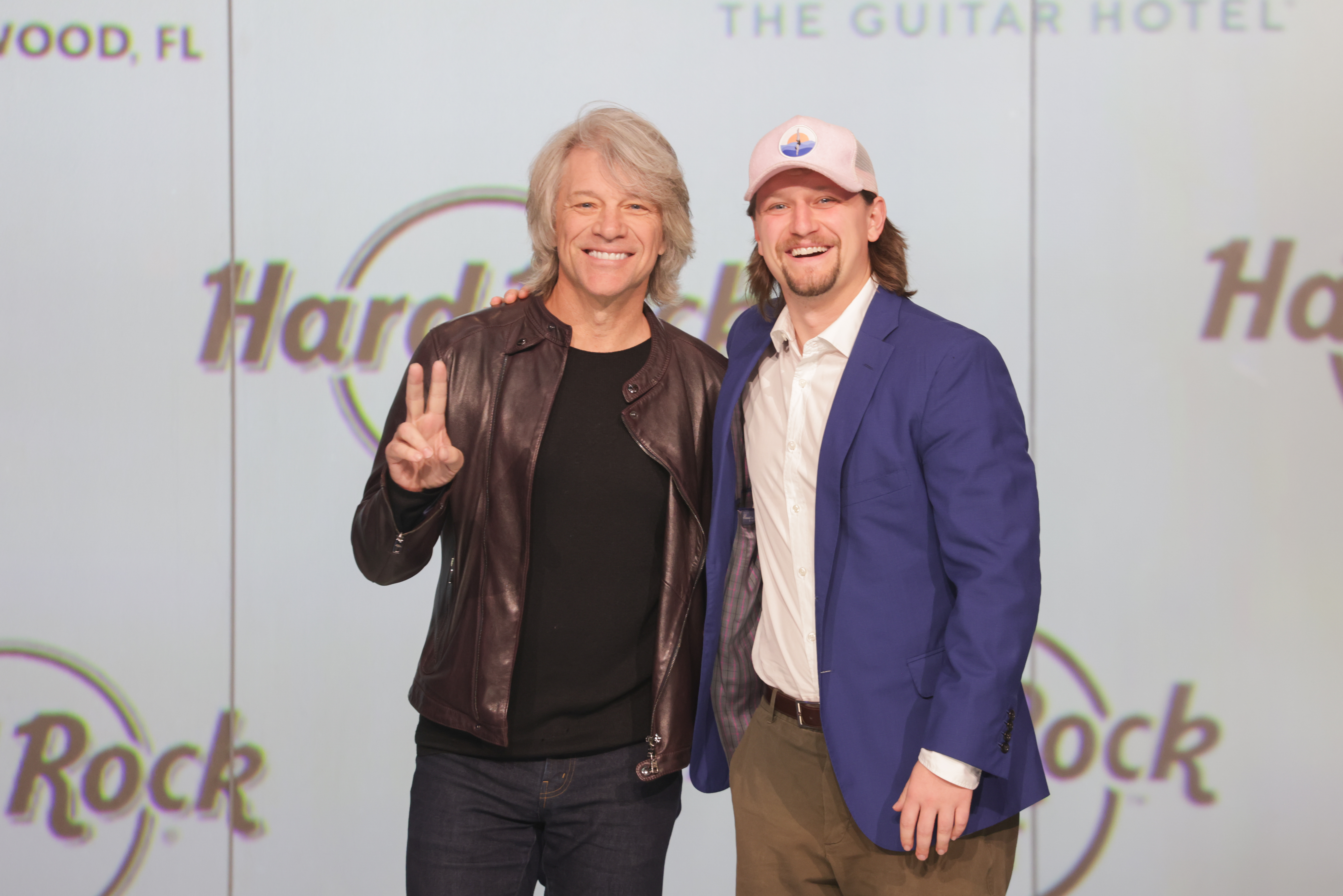 Jon Bon Jovi et Jesse Bongiovi assistent à l'événement de jeu New Era In Florida à Hollywood, en Floride, le 07 décembre 2023. | Source : Getty Images