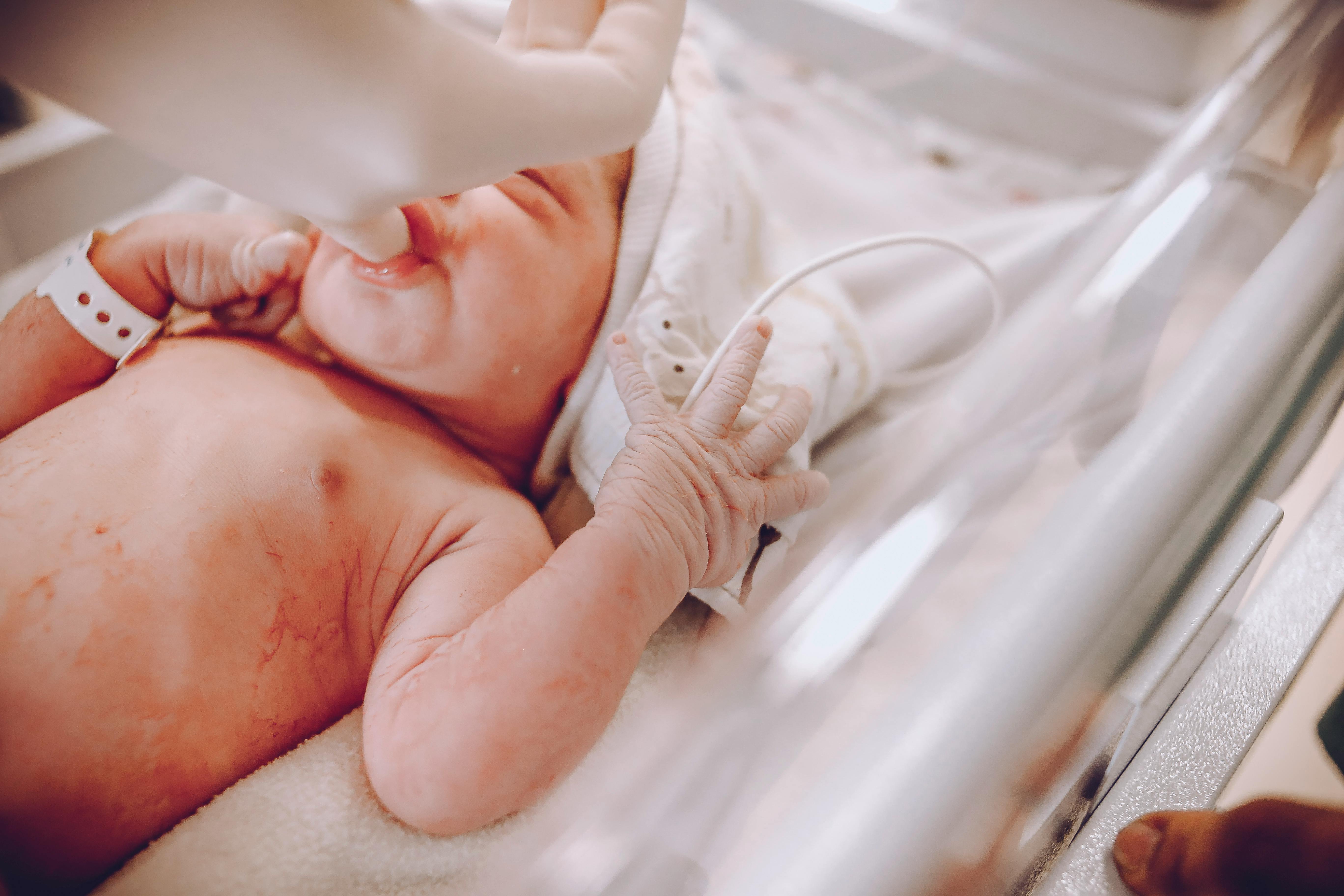 Un bracelet sur un bébé à l'hôpital | Source : Pexels