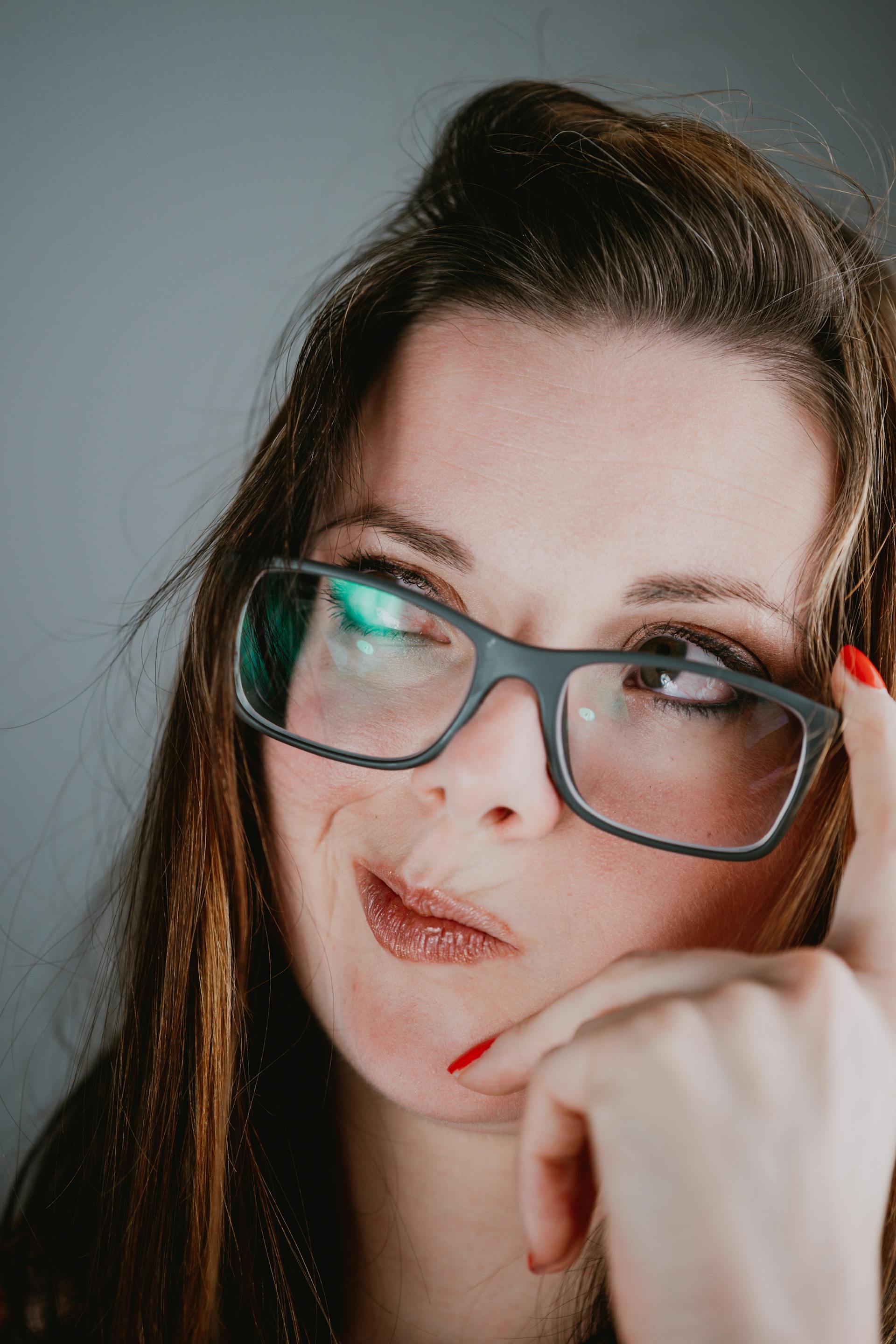 Une femme perplexe | Source : Pexels