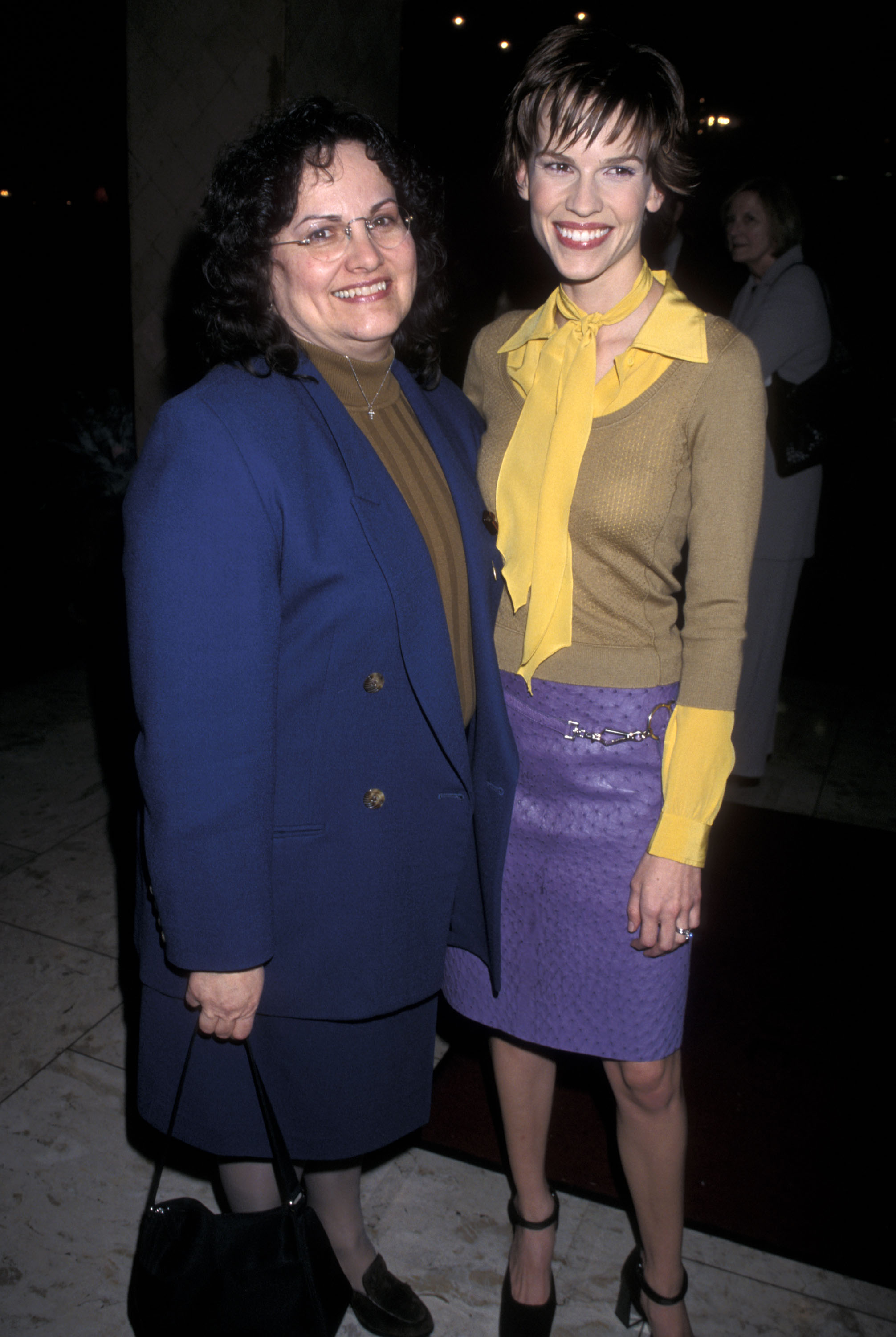 L'actrice et sa mère Judy lors de la 25e remise des prix de l'Association des critiques de cinéma de Los Angeles à l'hôtel Wyndham Bel Age le 19 janvier 2000 à West Hollywood, Californie | Source : Getty Images