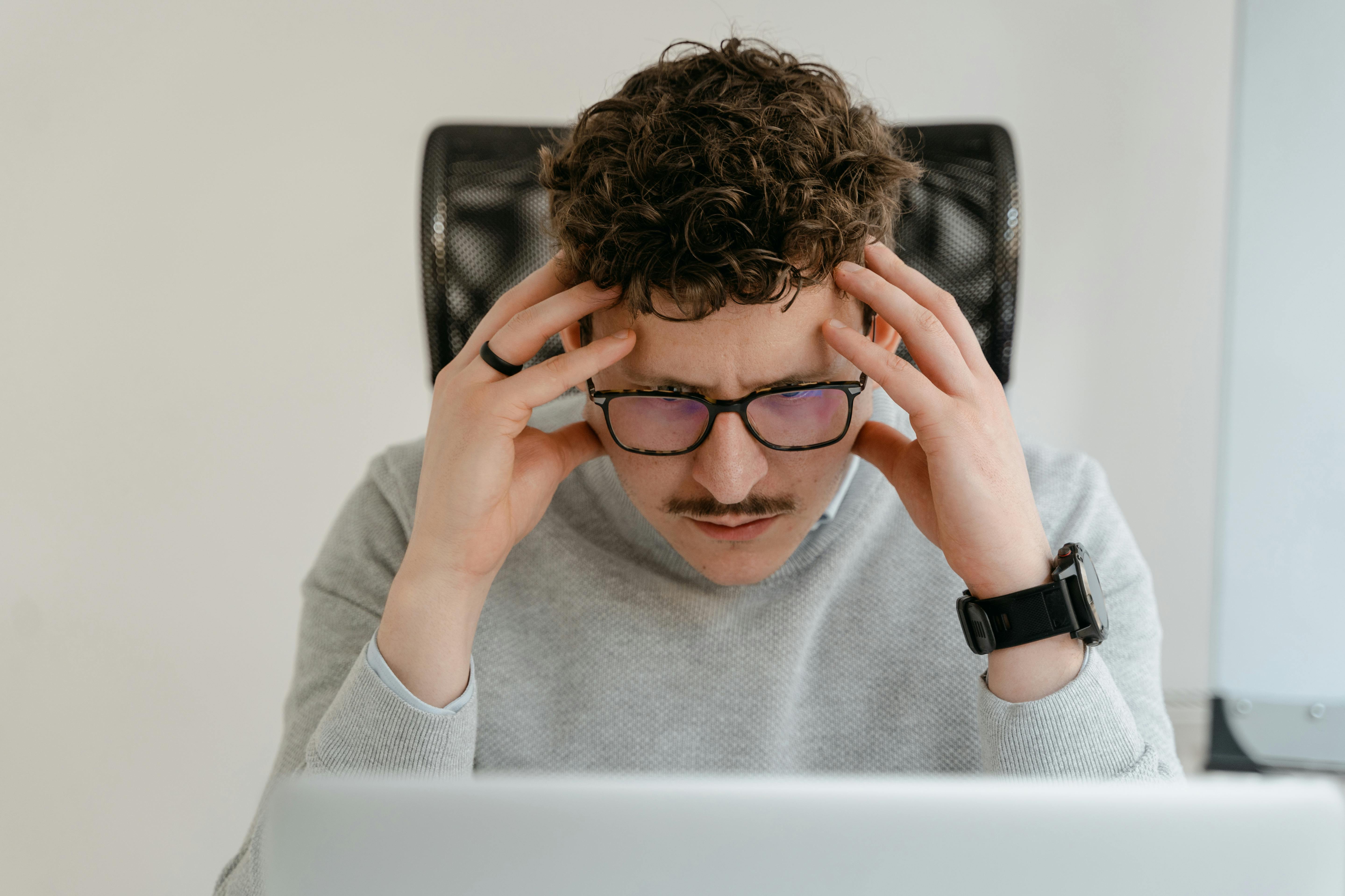 Un homme stressé | Source : Pexels