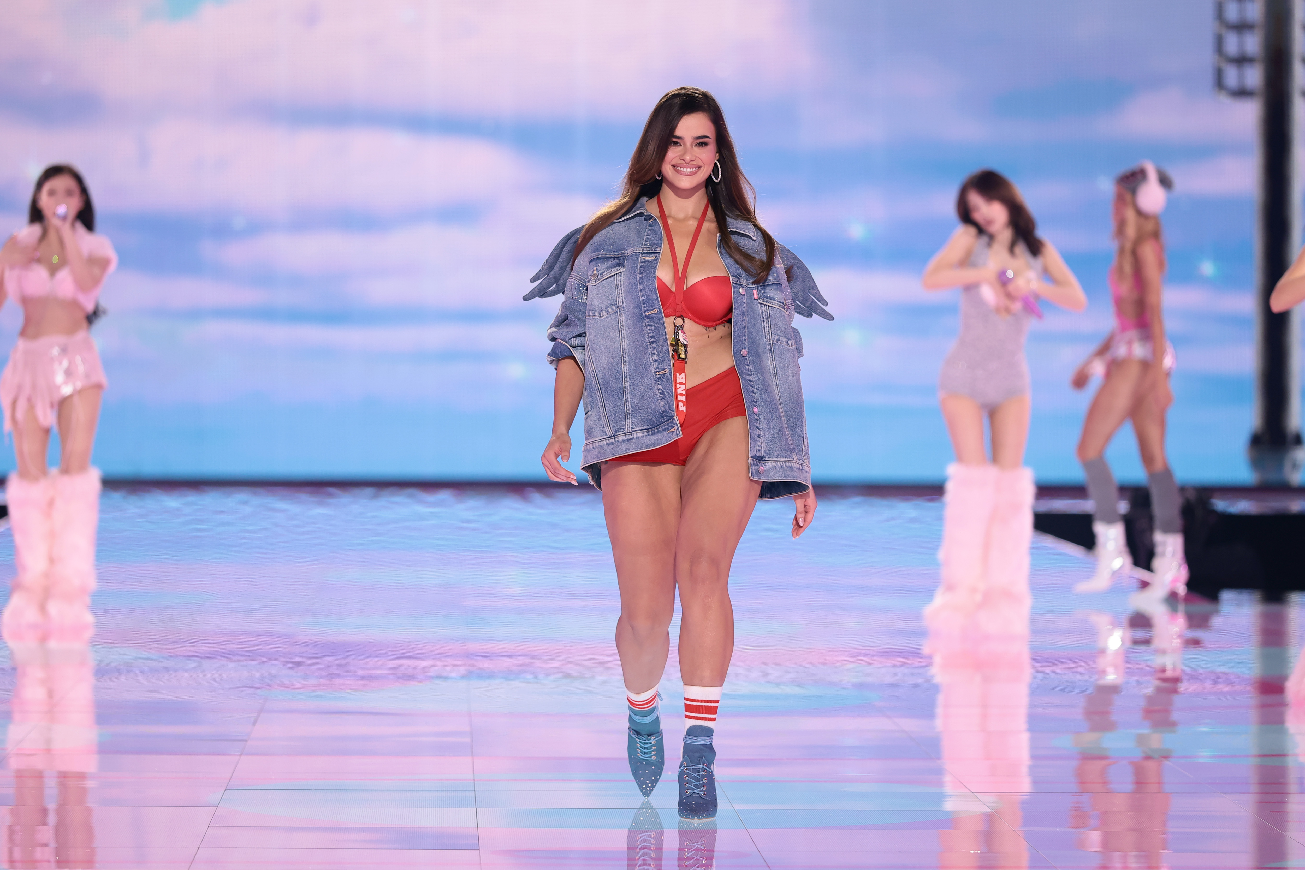 Barbie Ferreira au défilé de mode Victoria's Secret qui s'est tenu aux Steiner Studios le 15 octobre 2025 à New York | Source : Getty Images