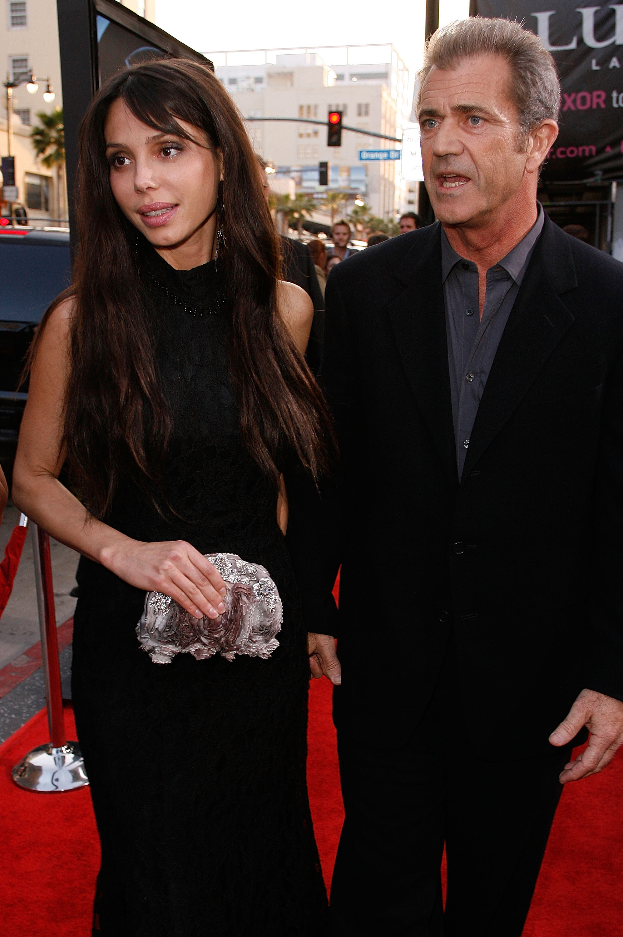 Oksana Grigorieva et Mel Gibson lors de la projection professionnelle du film « X-Men Origins : Wolverine » le 28 avril 2009 à Hollywood, en Californie. | Source : Getty Images