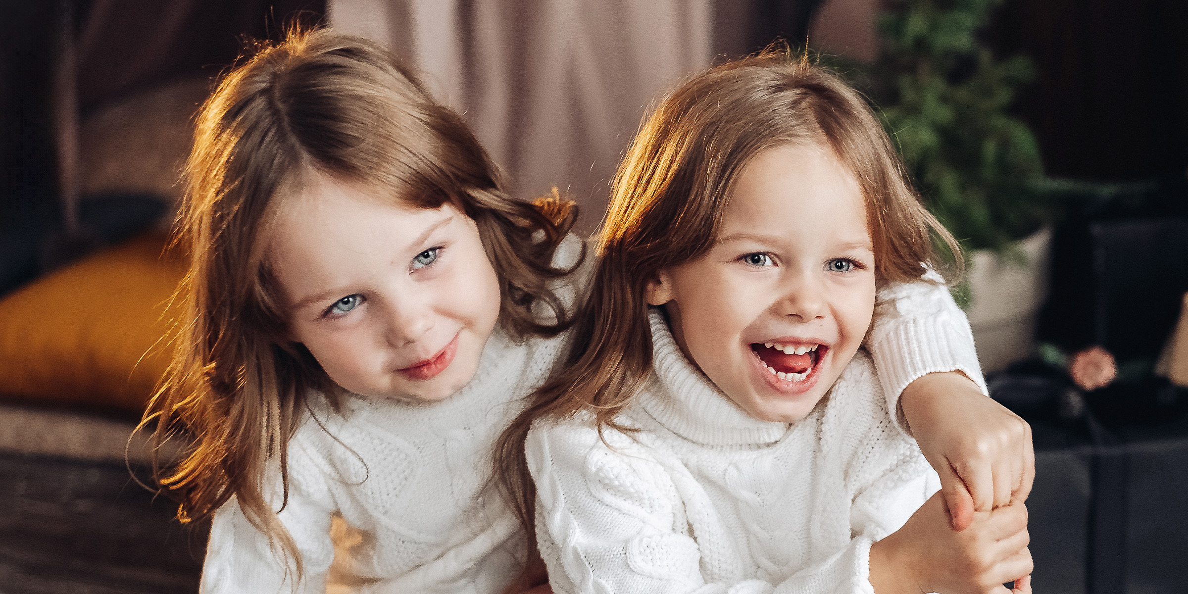 Des jumelles | Source : Freepik