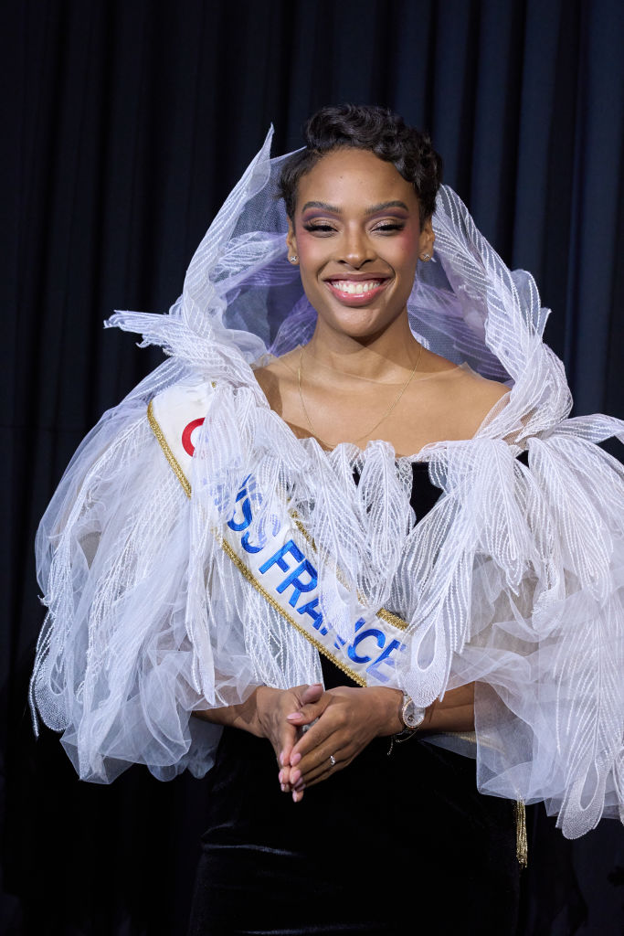 Angélique Angarni-Filopon assiste au défilé Yanina Haute Couture Printemps-Été 2025 dans le cadre de la Fashion Week de Paris au Pavillon Vendôme, le 28 janvier 2025 à Paris, en France. | Source : Getty Images