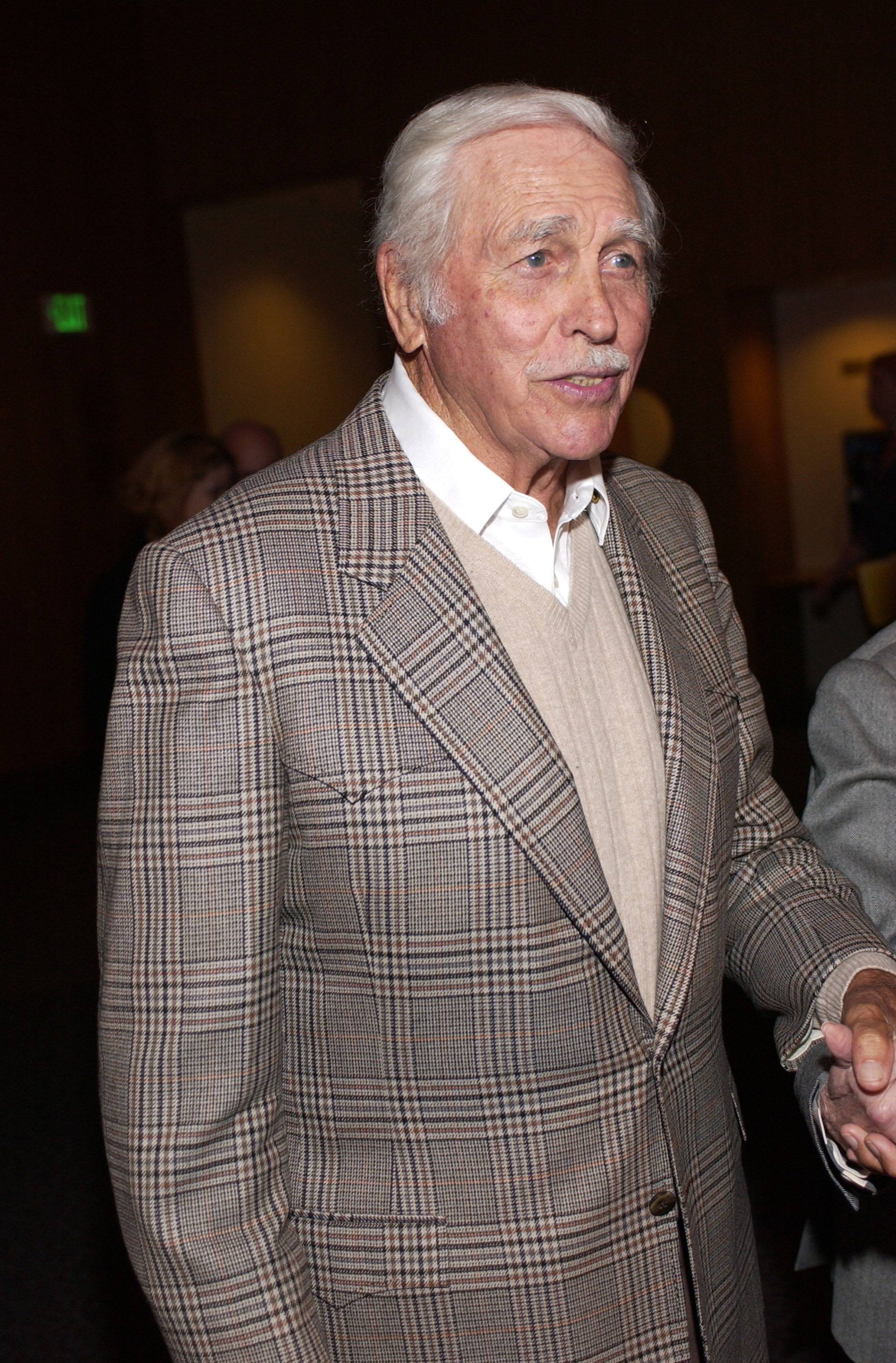 Howard Keel à la Directors Guild of America à Los Angeles, Californie, 2002. | Source : Getty Images