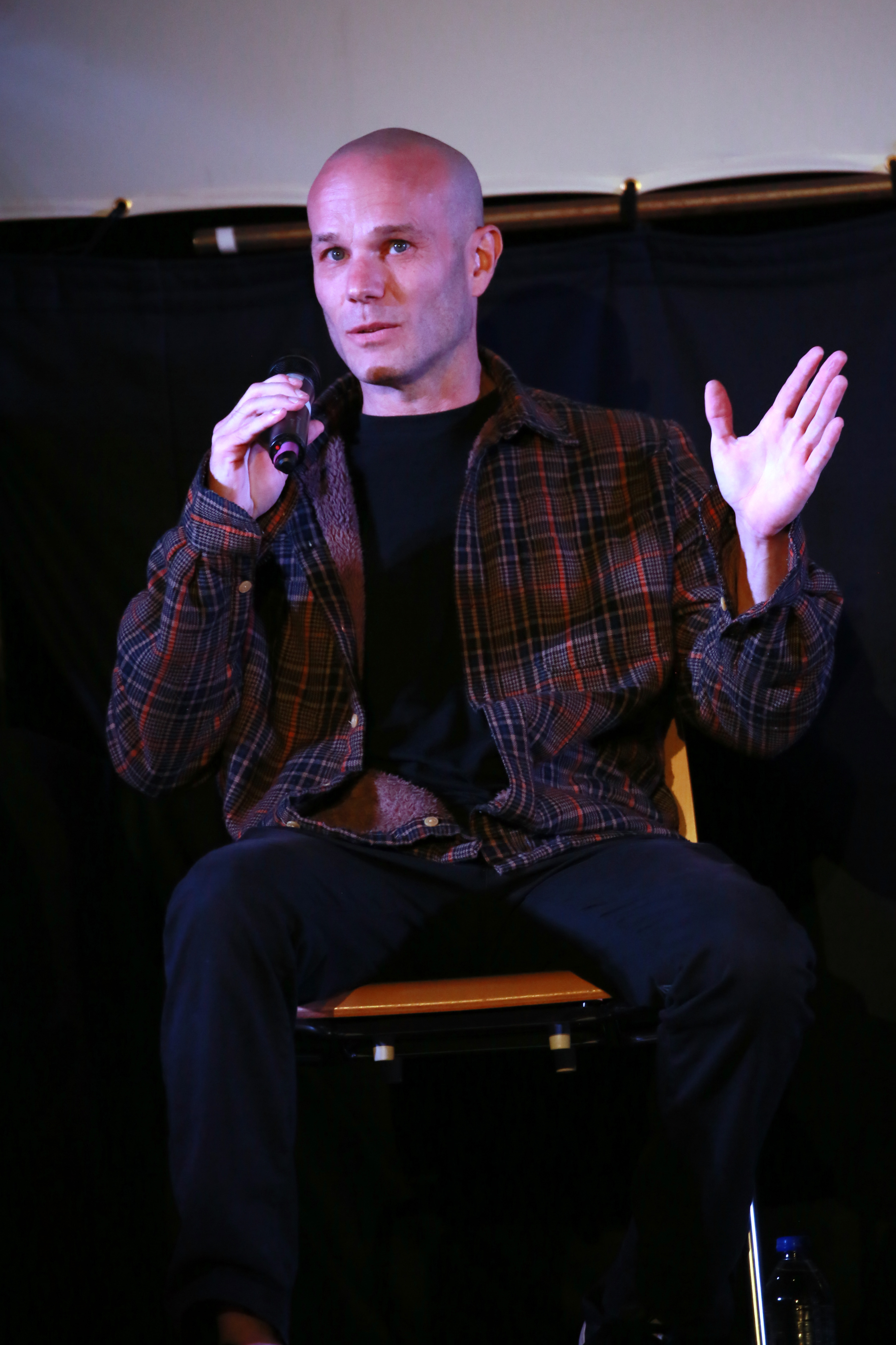 L'acteur répond aux questions sur scène lors du Twin Peaks UK Festival, le 8 octobre 2017 à Londres, en Angleterre | Source : Getty Images