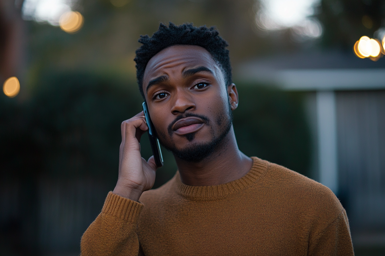 Un homme au téléphone | Source : Midjourney
