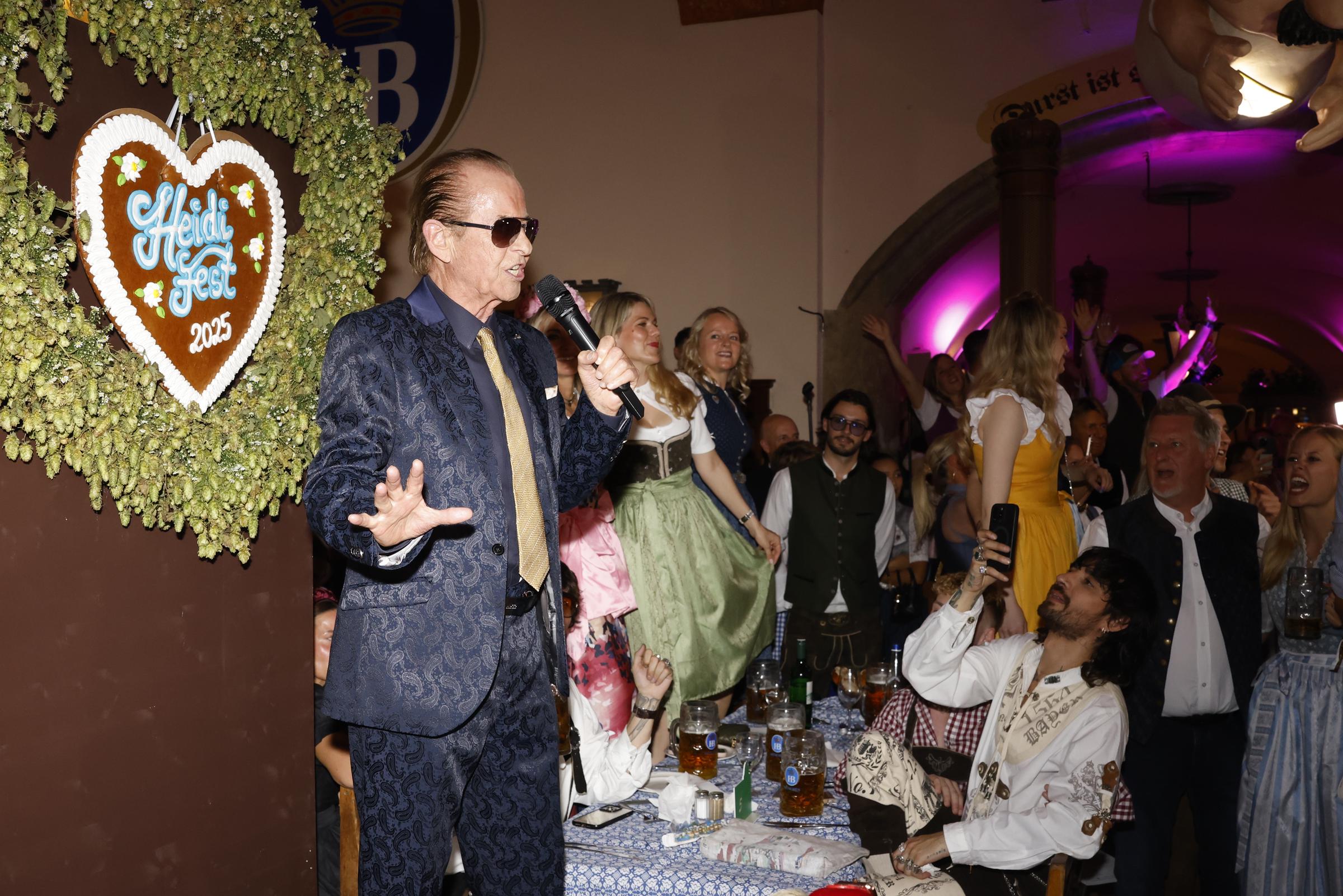 Michael Holm pendant le « Heidifest By Heidi Klum » à la Hofbräuhaus de Munich le 18 septembre 2025 à Munich, Allemagne. | Source : Getty Images
