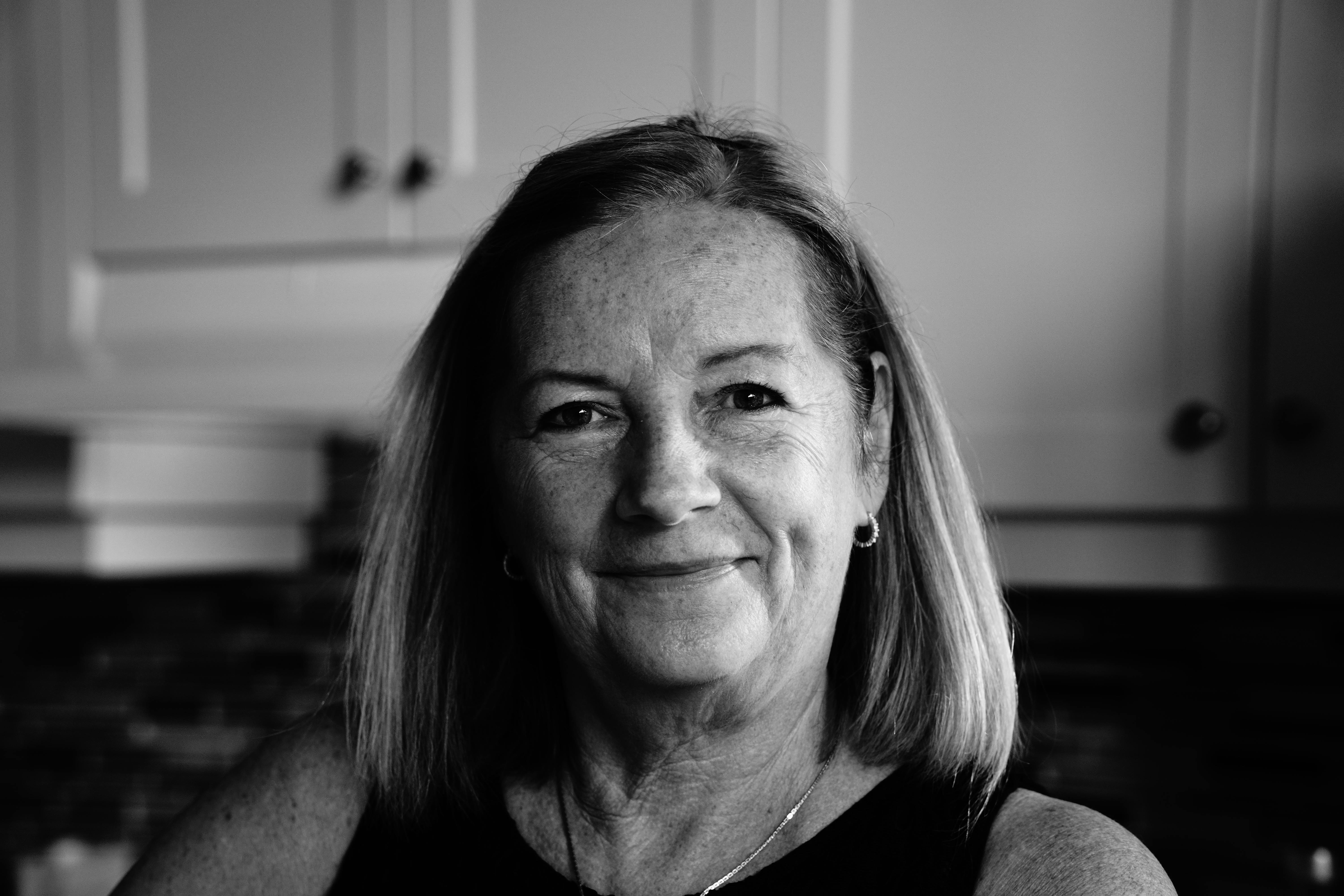 Une femme souriante | Source : Pexels