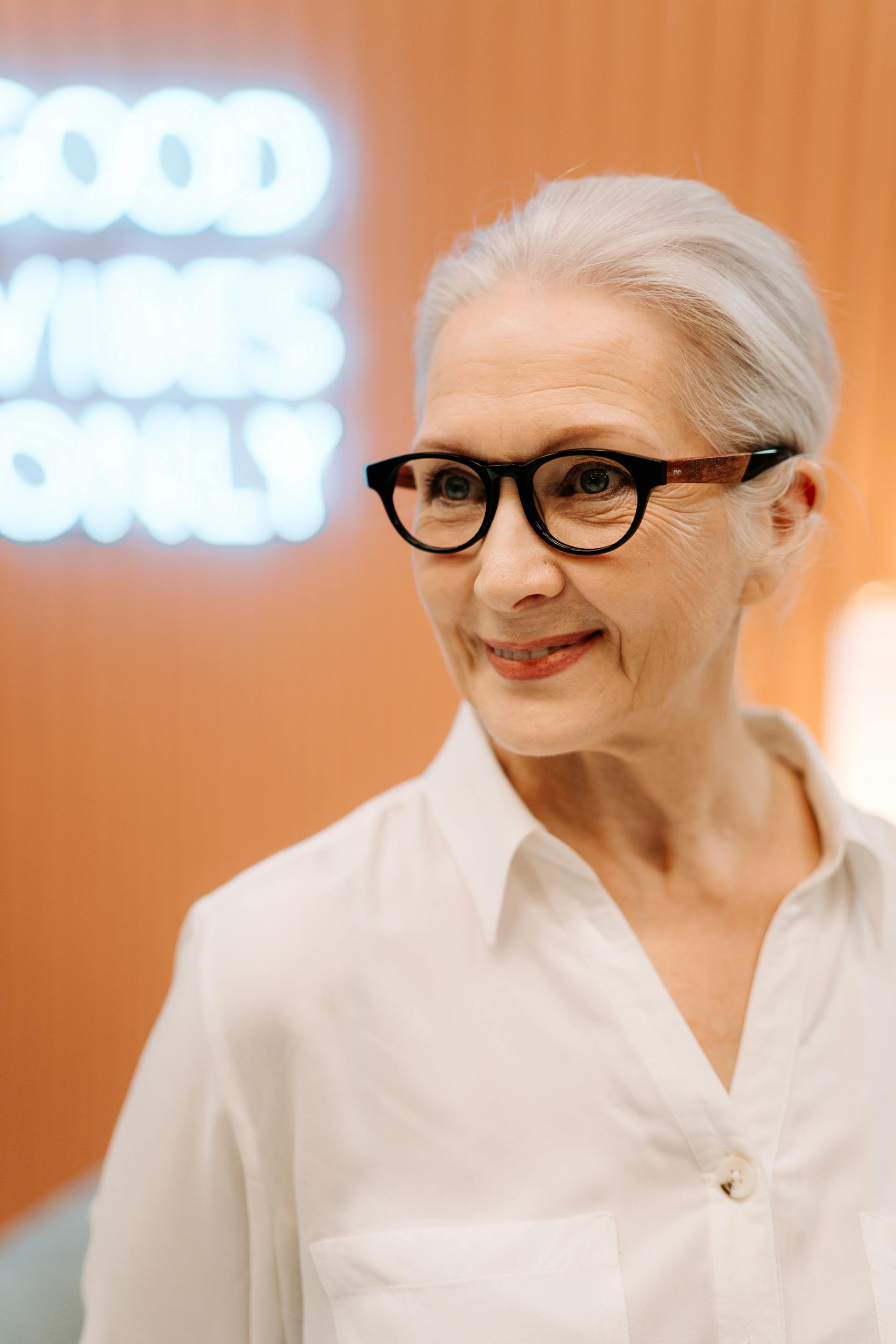 Une femme âgée souriante | Source : Pexels