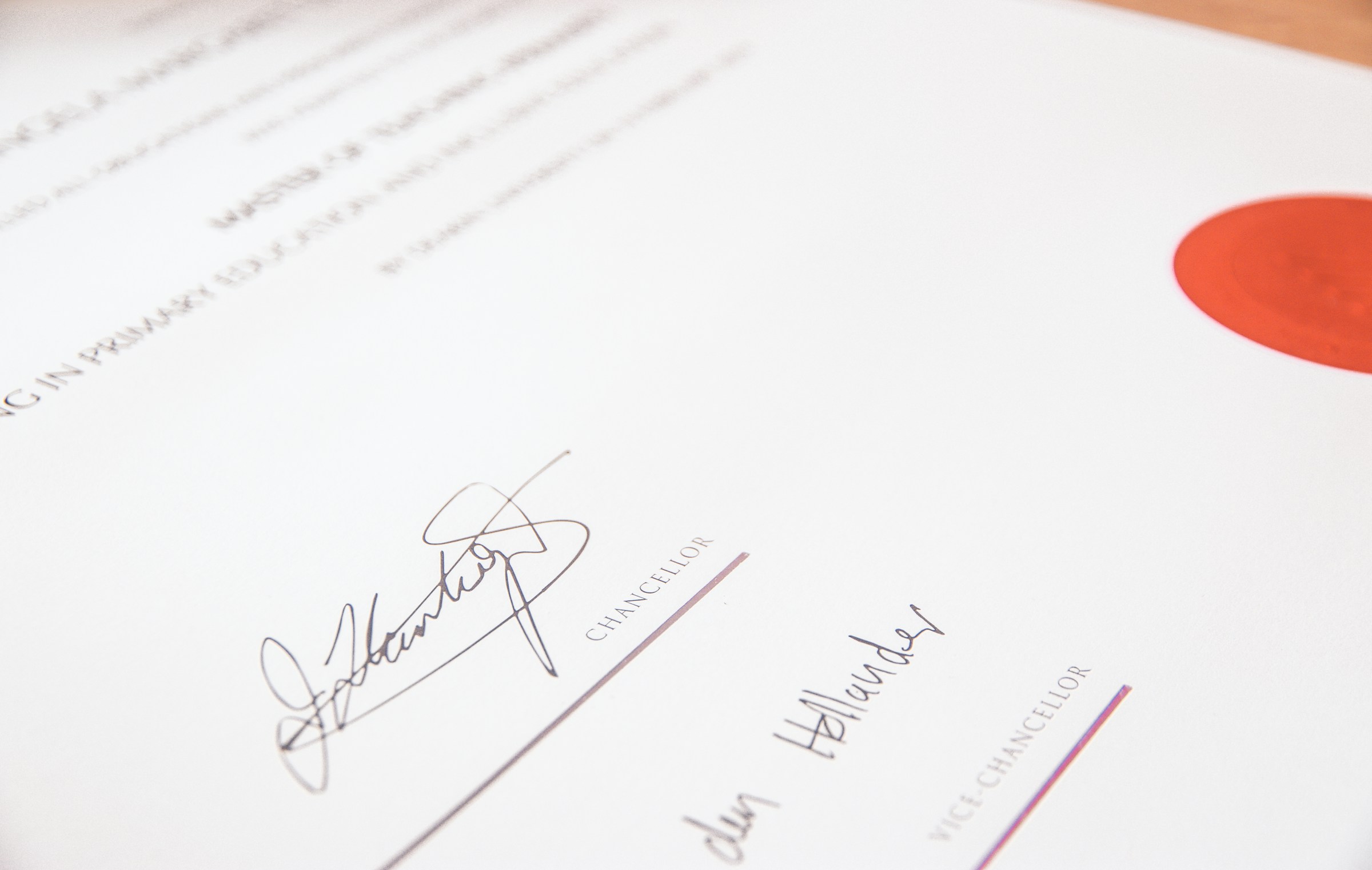 Un certificat de mariage | Source : Unsplash