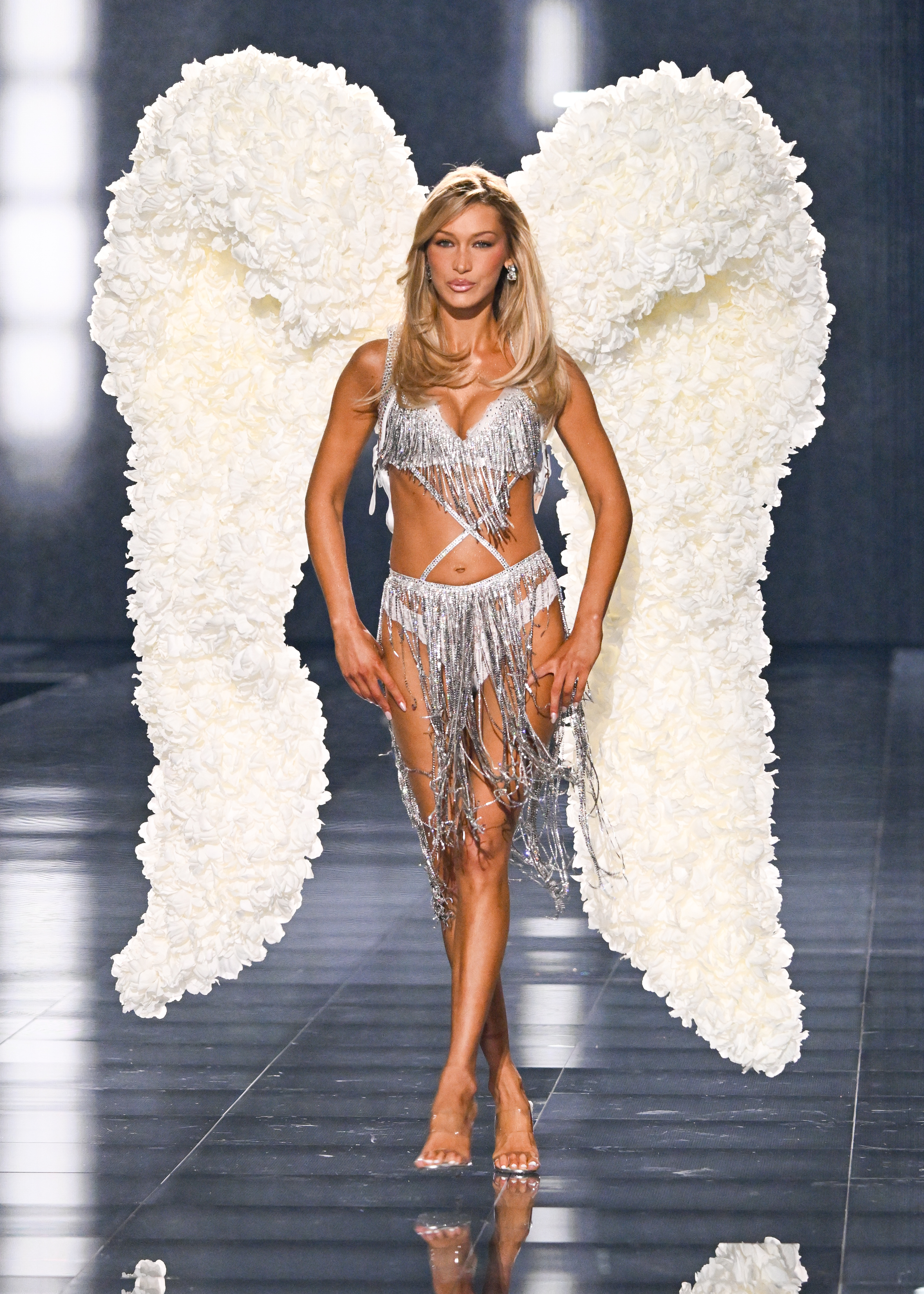 Bella Hadid au défilé de mode Victoria's Secret qui s'est tenu aux Steiner Studios le 15 octobre 2025 à New York | Source : Getty Images
