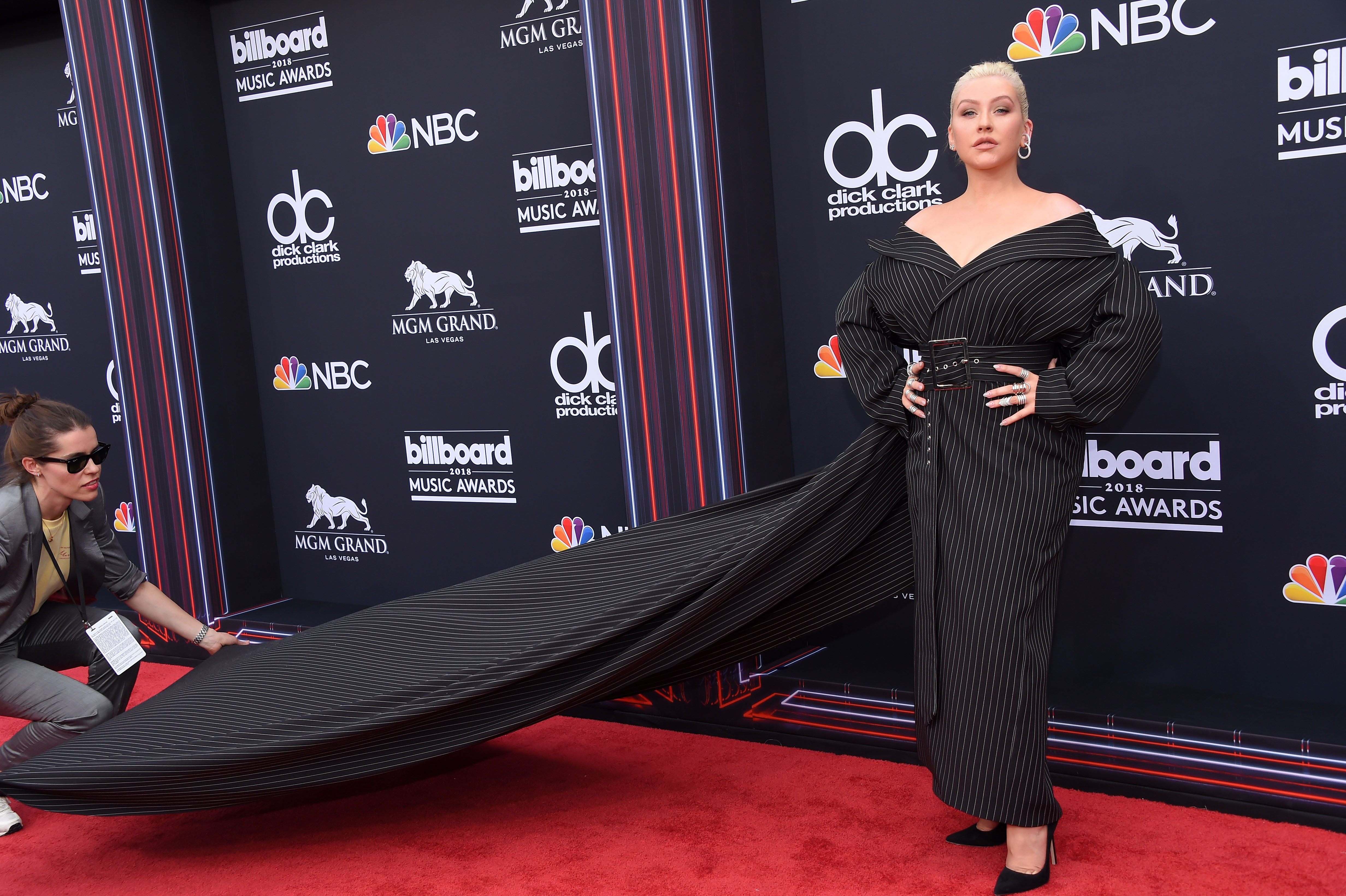 Christina Aguilera, 37 ans, affiche une silhouette plus ronde et un visage lisse et défini, avec une expression neutre et forte, lors de la cérémonie des Billboard Music Awards qui s'est tenue au MGM Grand Resort International le 20 mai 2018 à Las Vegas, dans le Nevada.