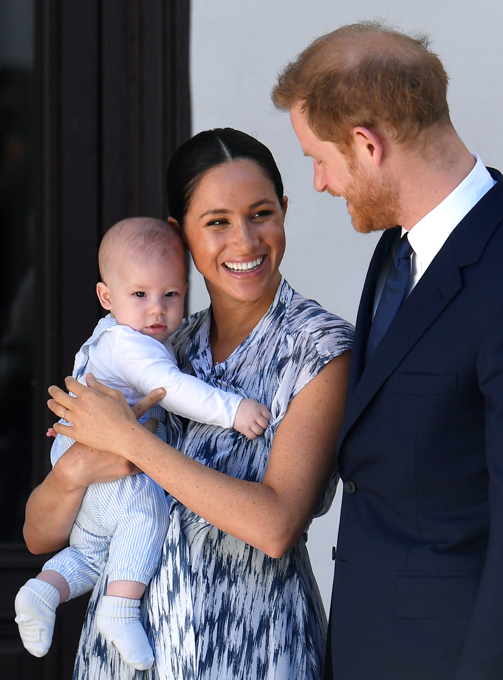 Le prince Archie, Meghan Markle et le prince Harry lors de leur tournée royale en Afrique du Sud, le 25 septembre 2019, au Cap, en Afrique du Sud. | Source : Getty Images