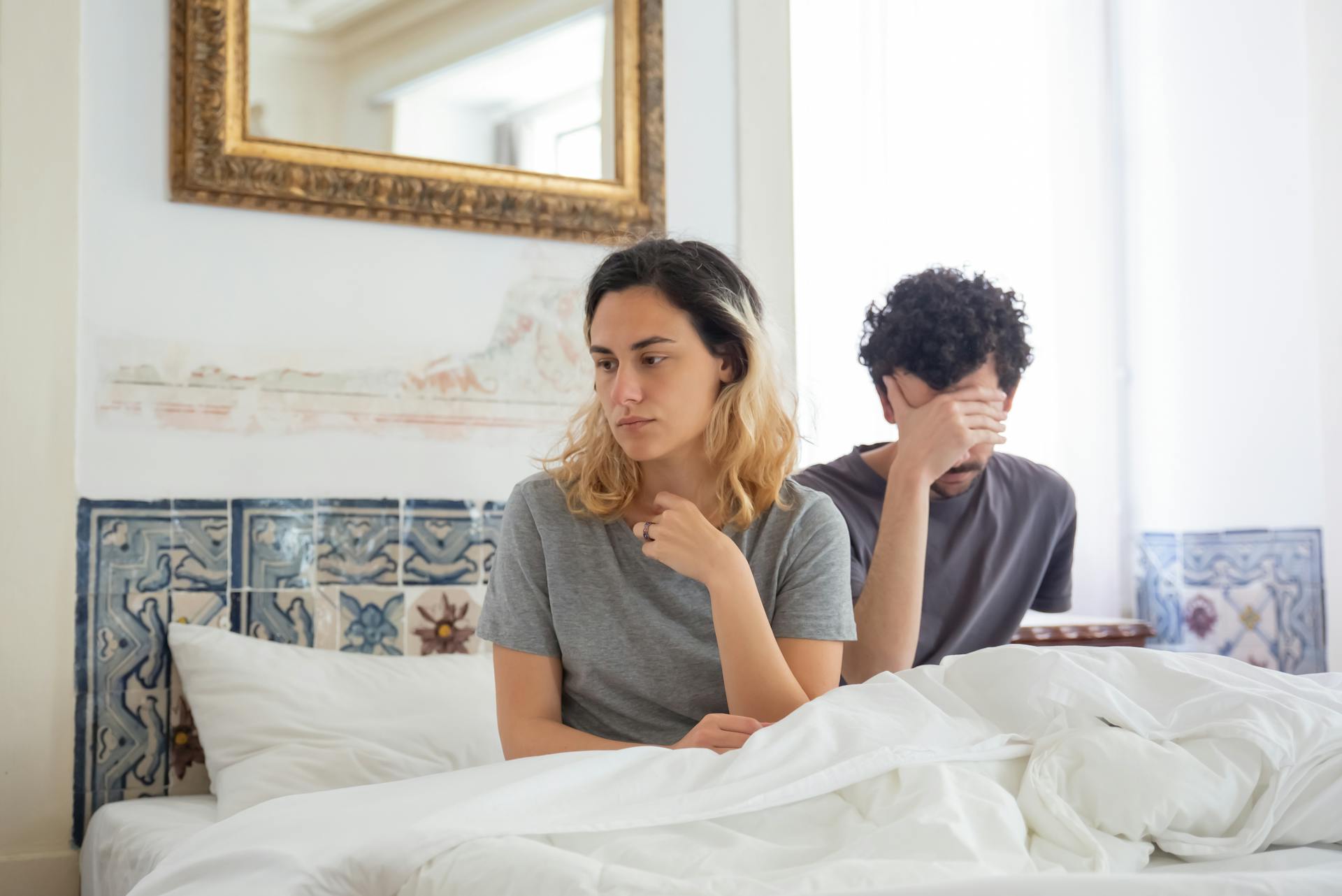 Un couple à l'air déçu | Source : Pexels