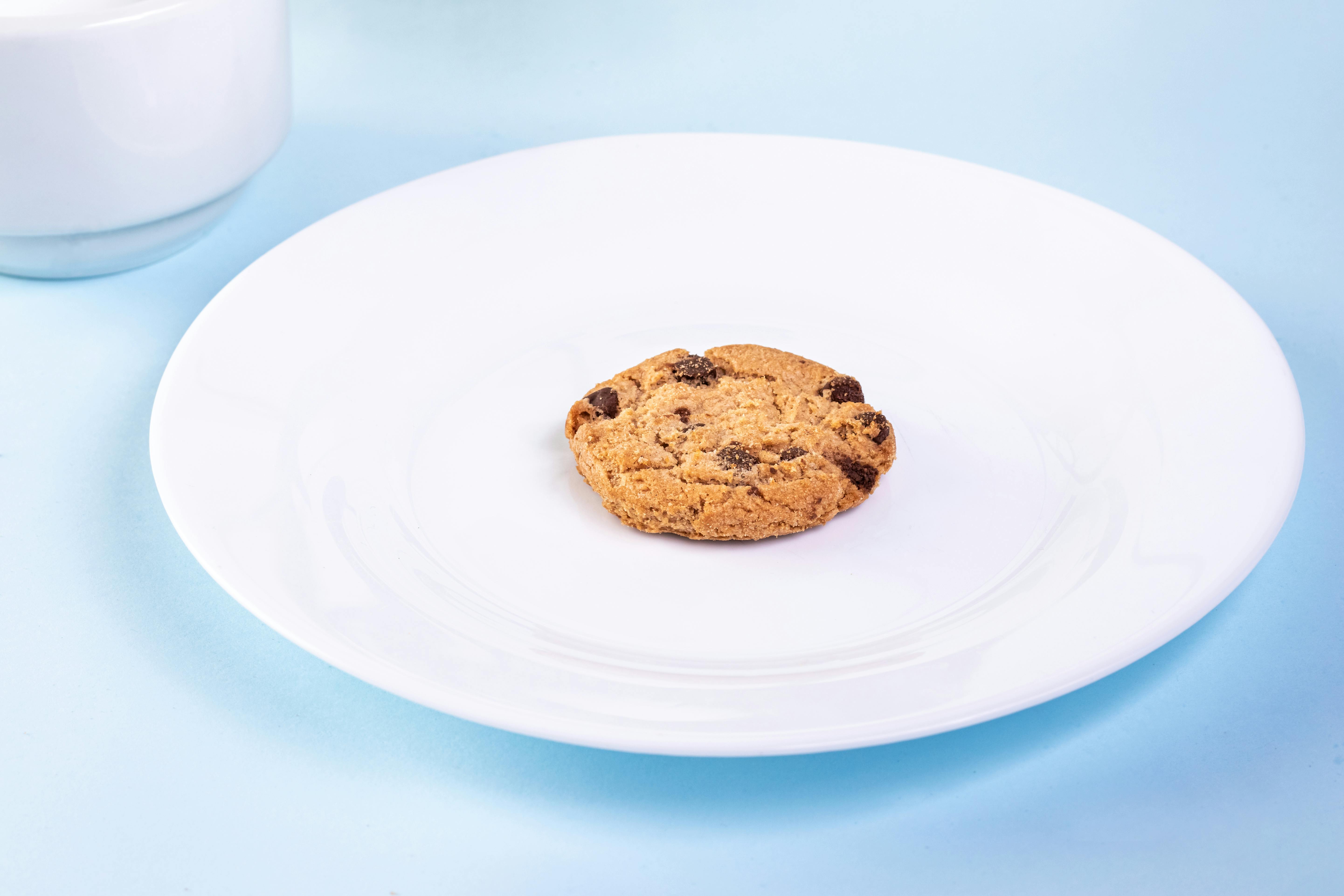 Un biscuit sur une assiette | Source : Pexels