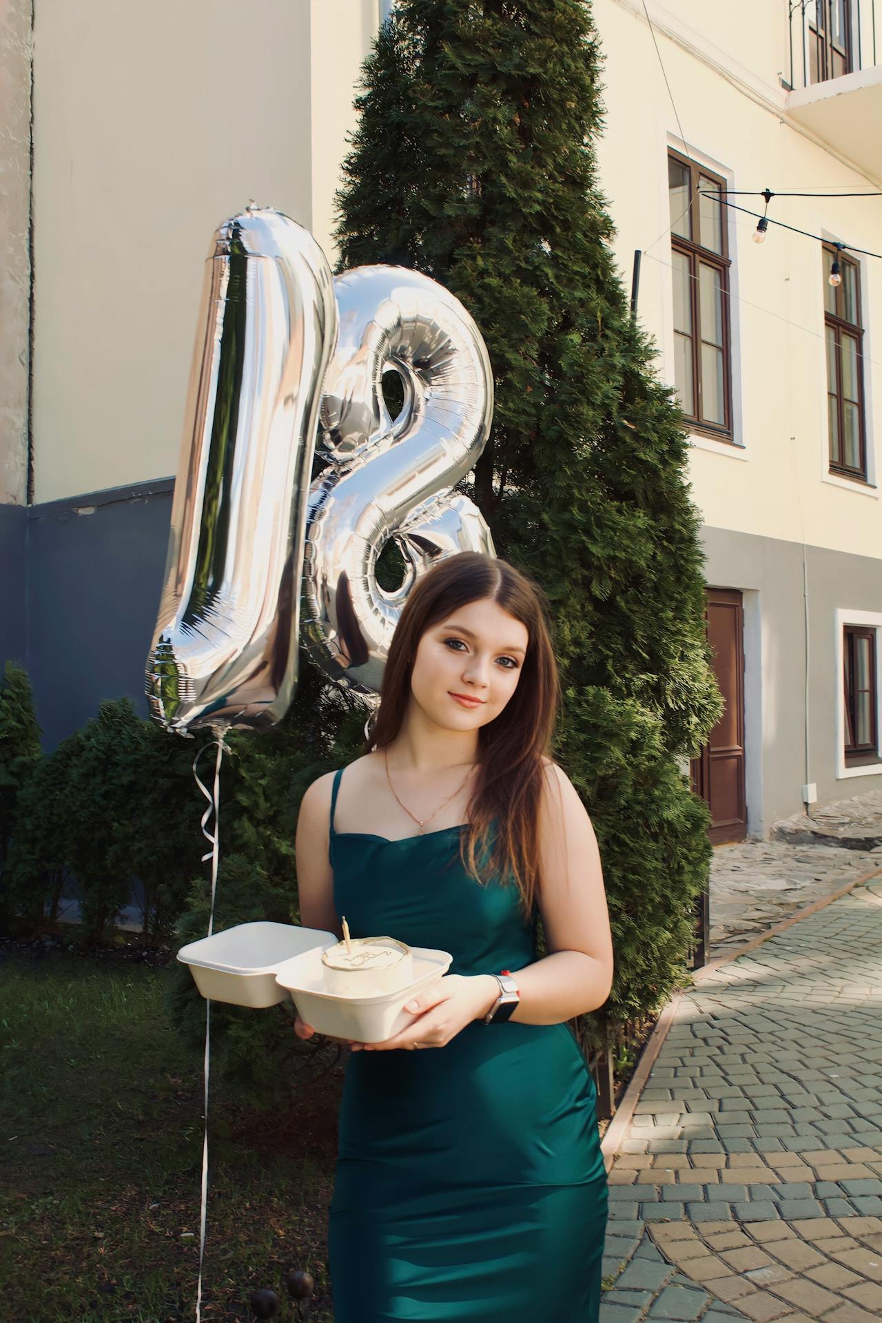 Une jeune femme qui fête son 18e anniversaire | Source : Pexels