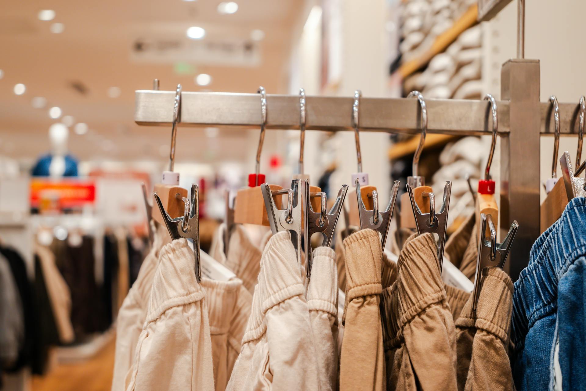 Un porte-vêtements | Source : Pexels