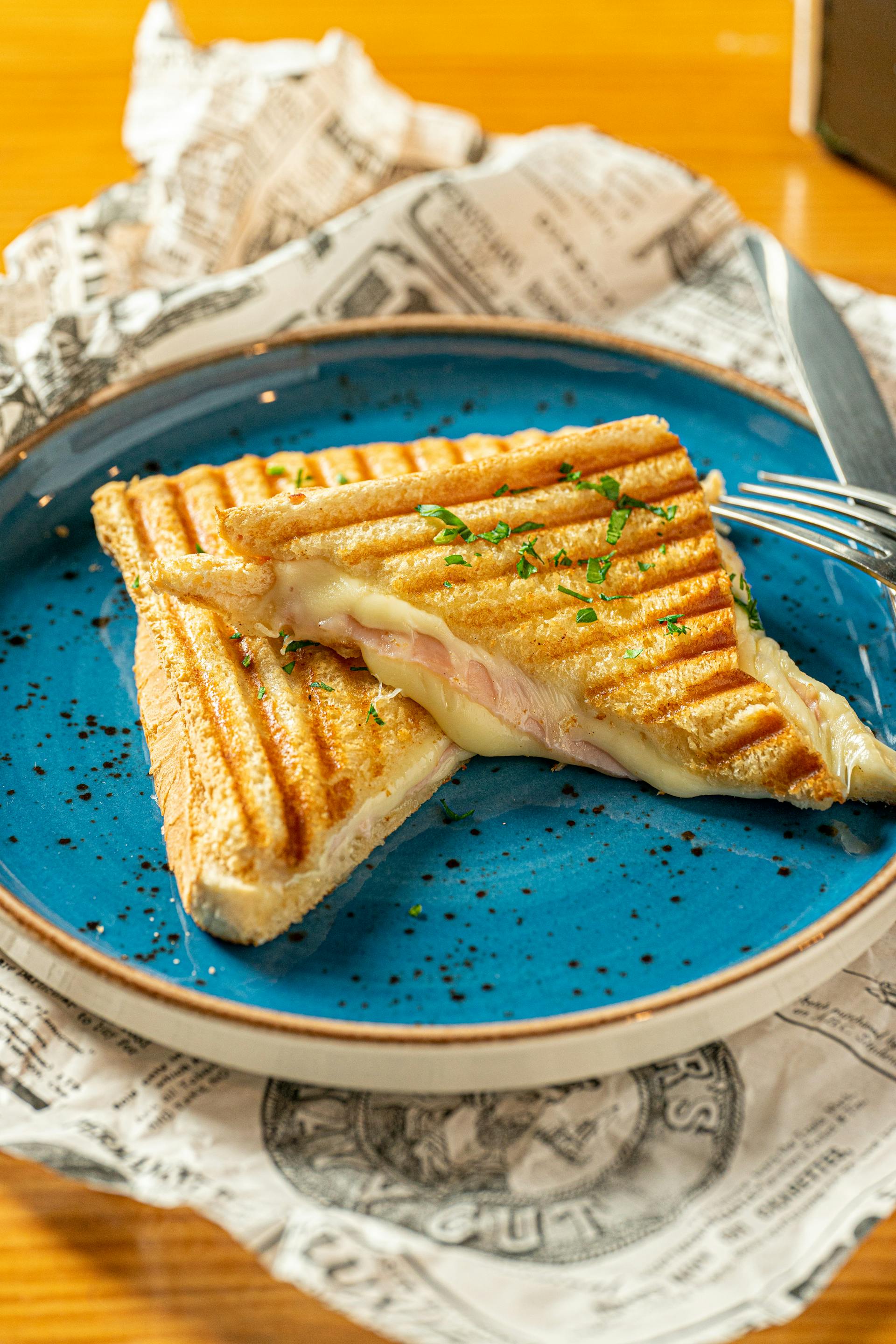 Fromage grillé avec du jambon | Source : Pexels
