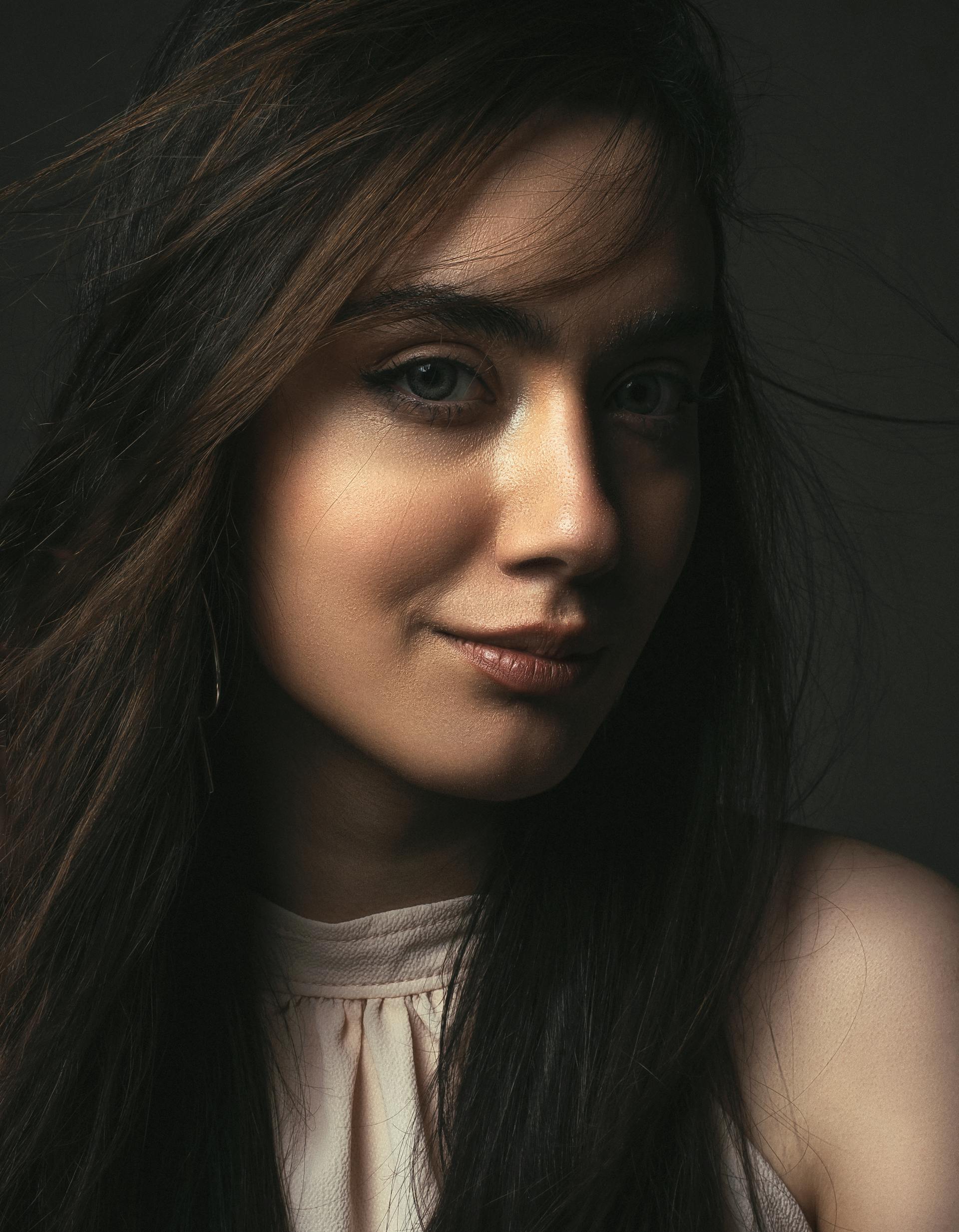Une femme souriante | Source : Pexels