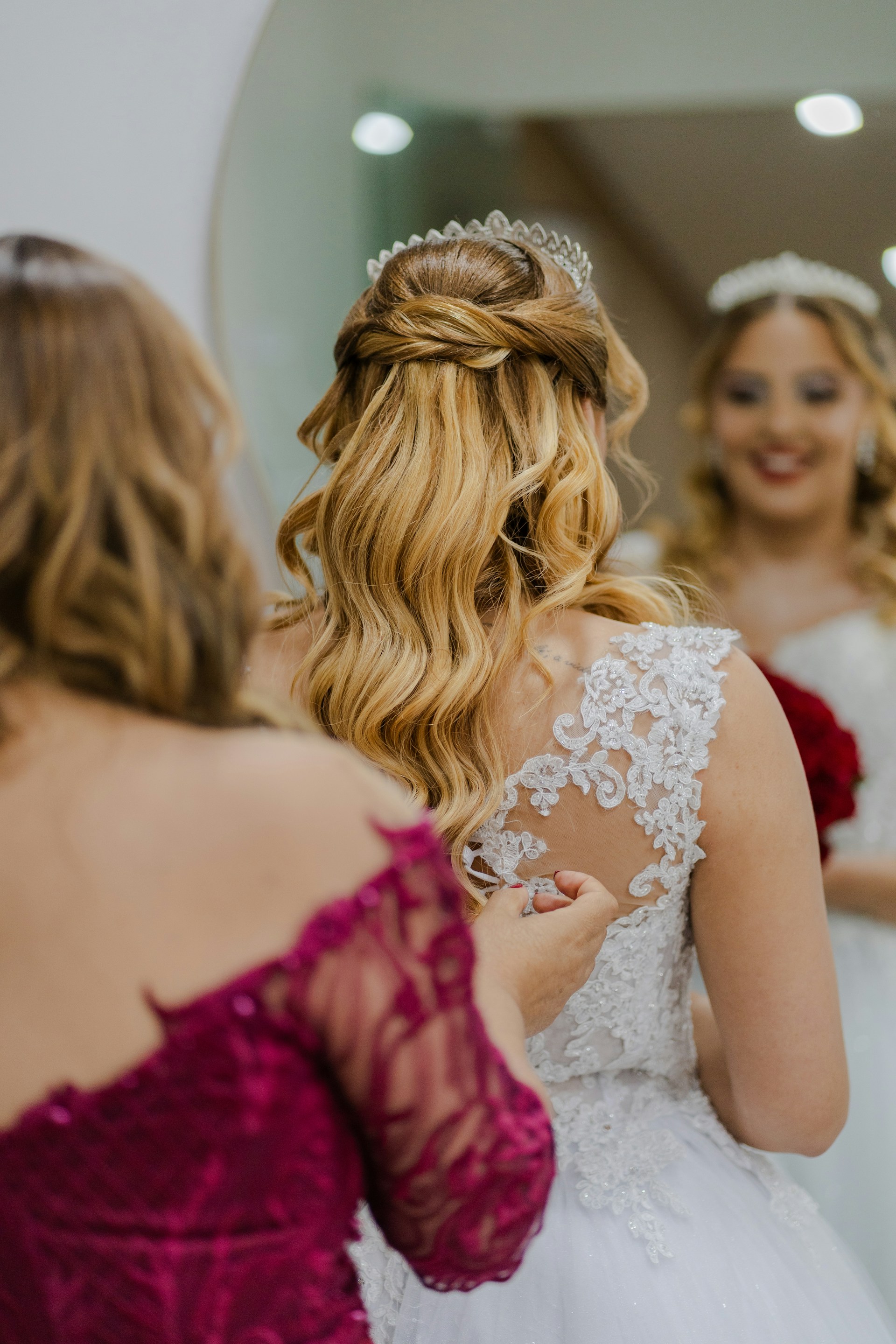 Une mariée qui se prépare | Source : Unsplash