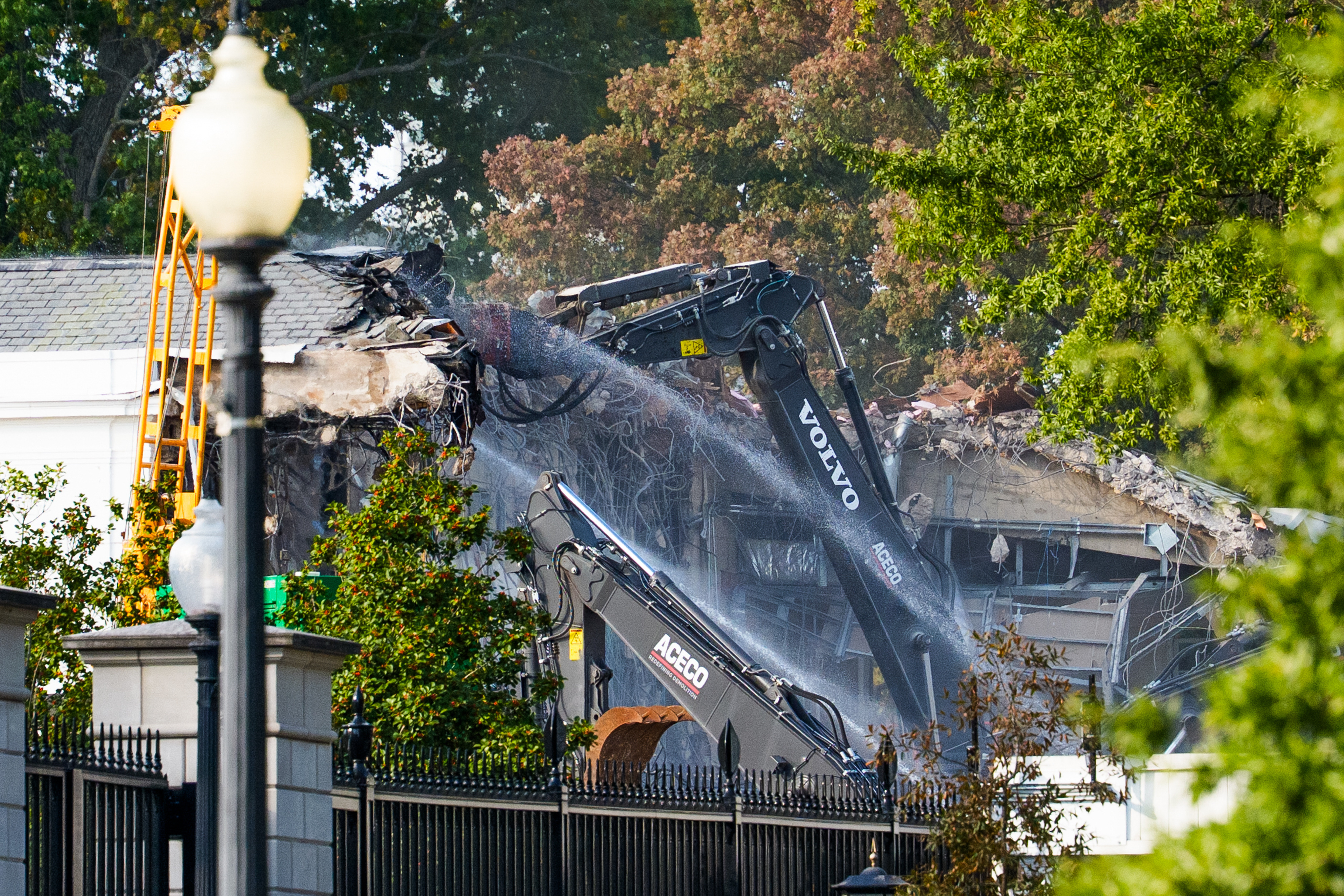 Démolition d'une partie de l'aile Est de la Maison Blanche, pour la construction de la nouvelle extension de la salle de bal à Washington, DC, le 21 octobre 2025 | Source : Getty Images