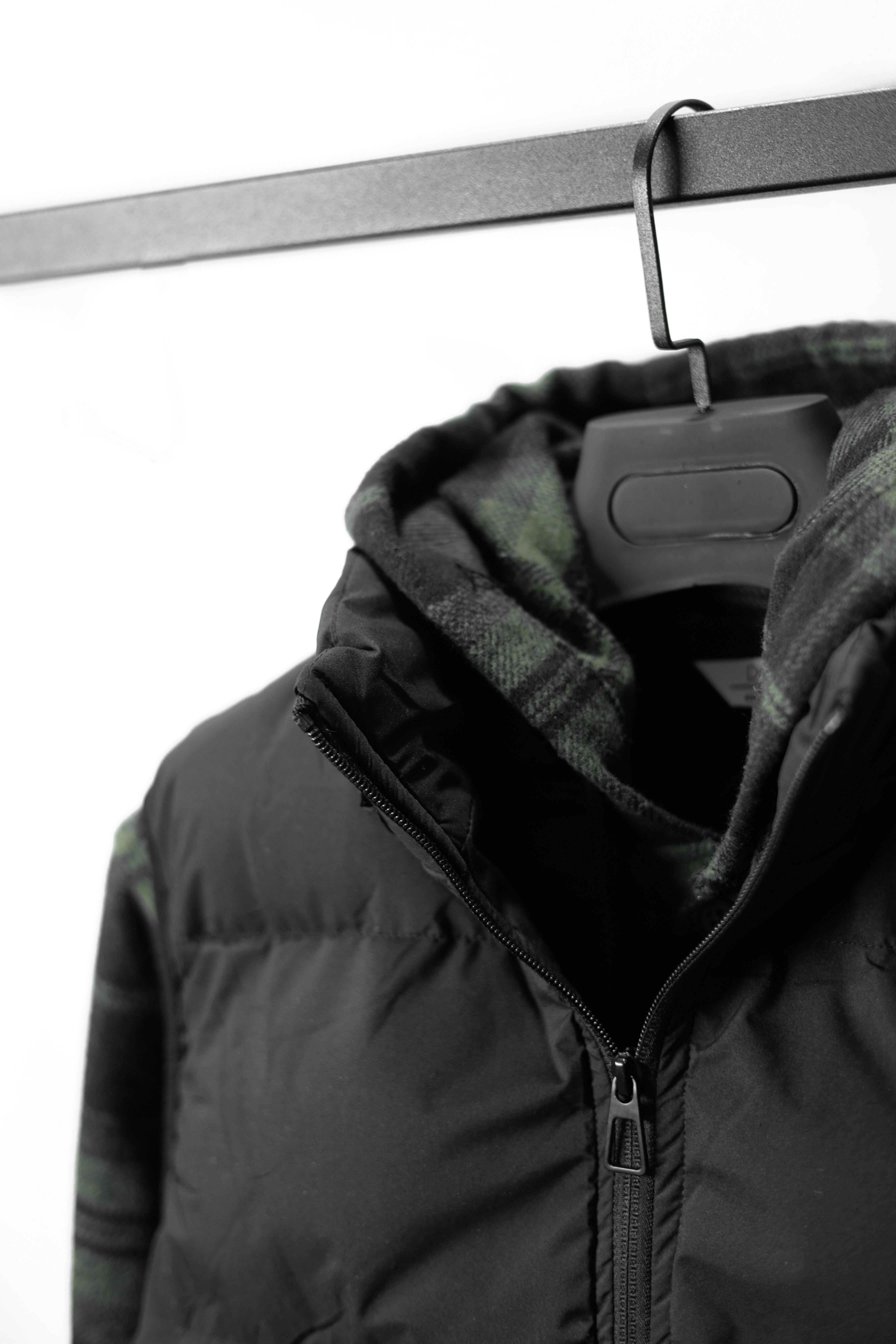 Veste sur un cintre | Source : Pexels