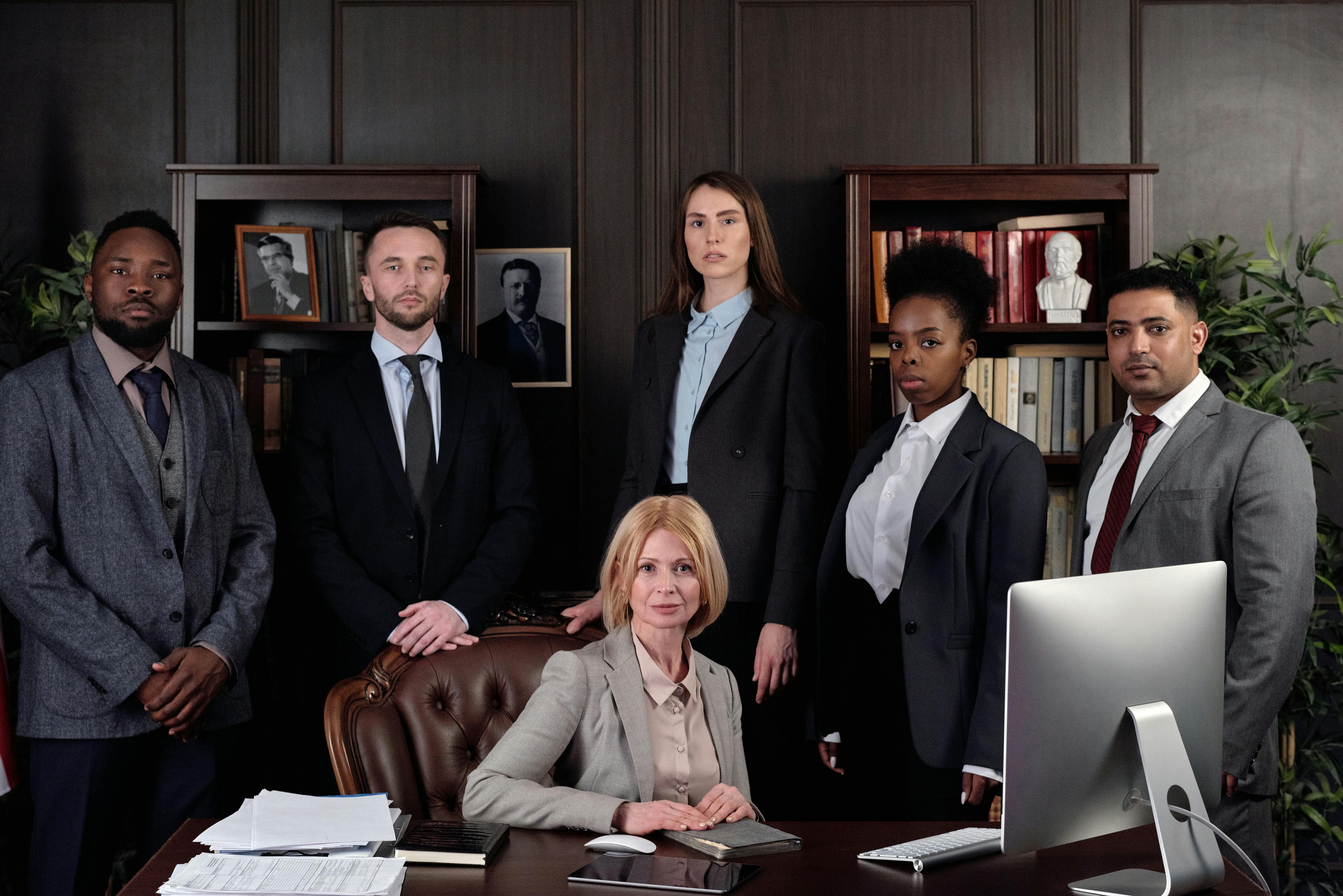 Des avocats dans un bureau | Source : Pexels