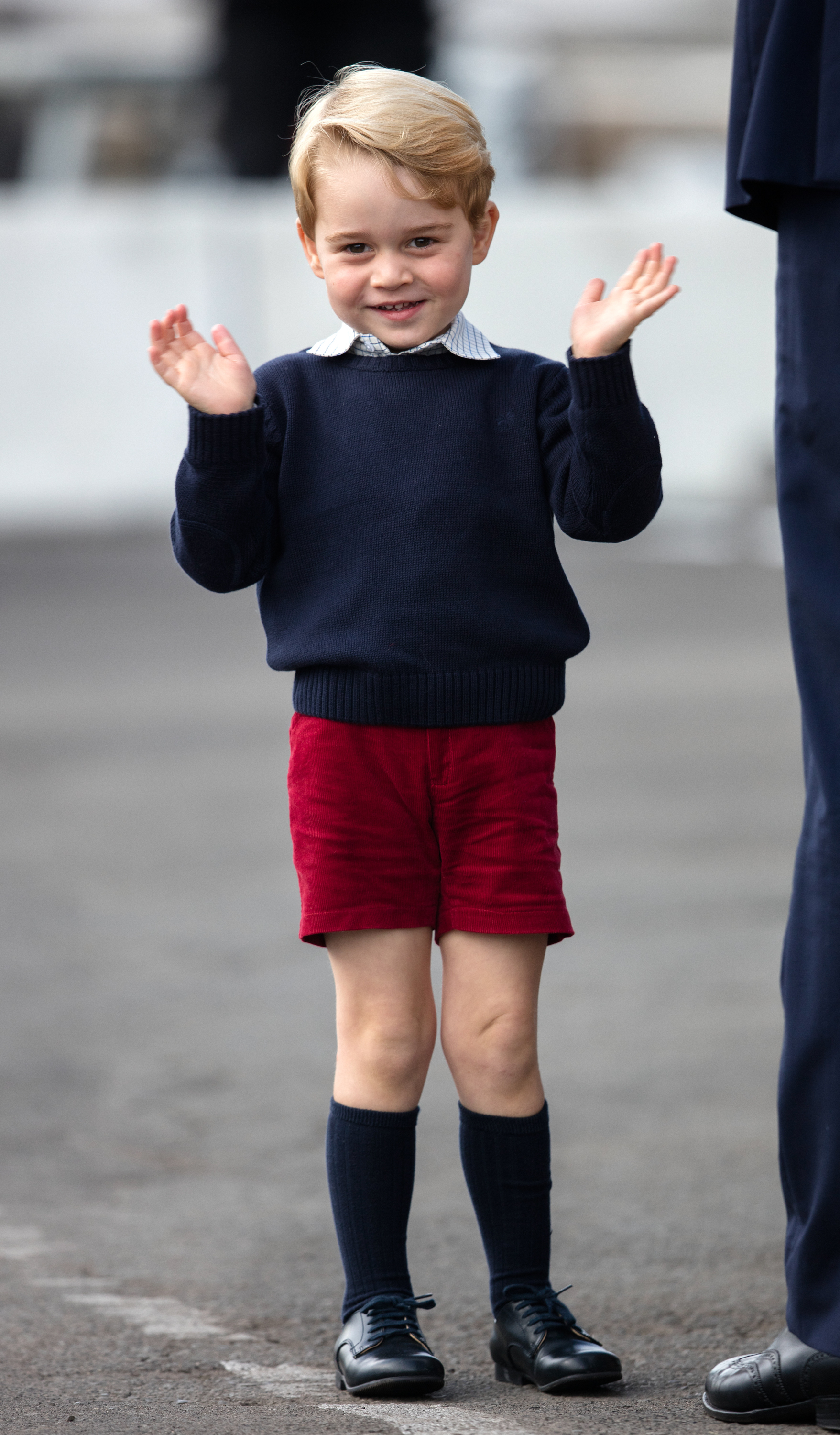 À 3 ans, George a fait un signe de la main en quittant Victoria, à la fin de la tournée royale de William et Catherine au Canada, le 1er octobre. À ce moment-là, ses apparitions à l'étranger étaient déjà devenues un autre signe visible de la croissance du jeune prince sous les yeux du public.