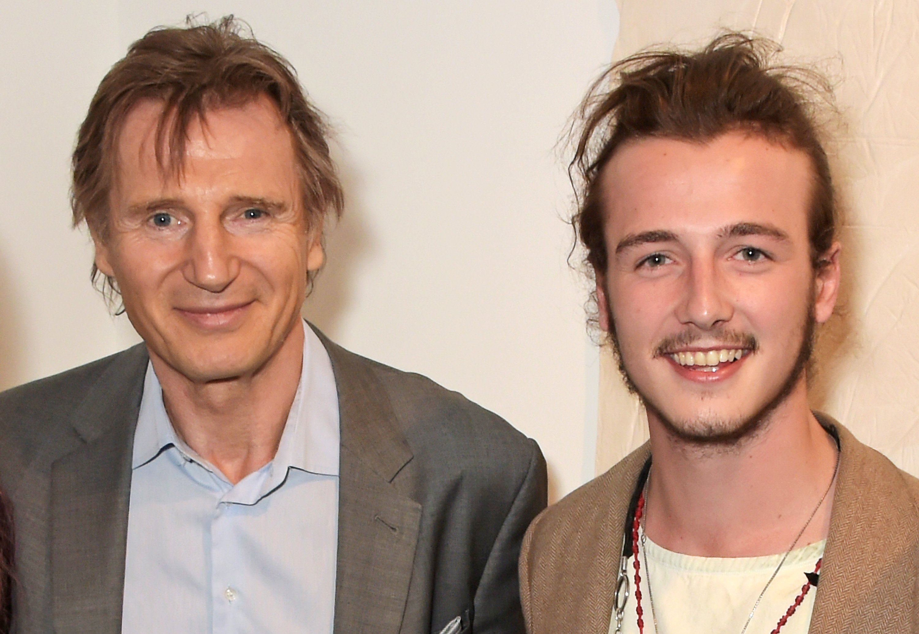 Liam et Micheál Neeson assistent à la soirée de lancement de Maison Mais Non le 2 juin 2015 à Londres, Angleterre | Source : Getty Images